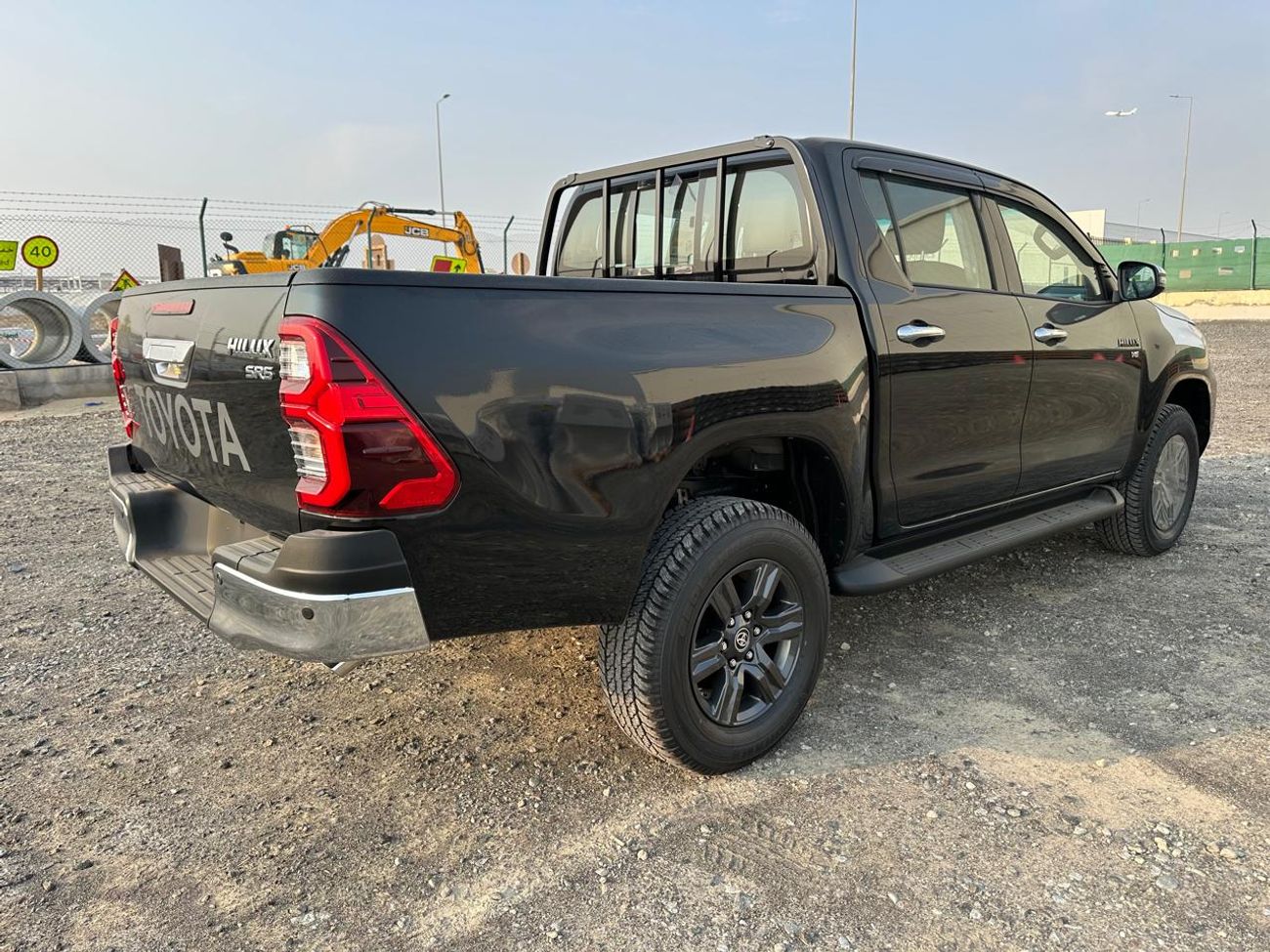 Toyota Hilux SR5 (NON GCC) SR5, 4.0L PETROL, 2026MY