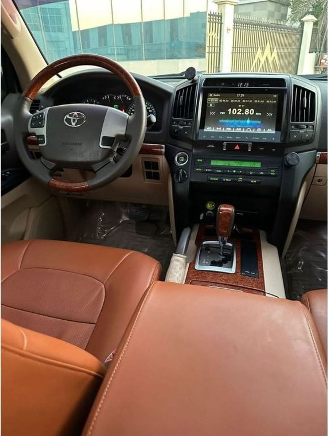 تويوتا لاند كروزر GXR 4.0L (271 HP) AWD