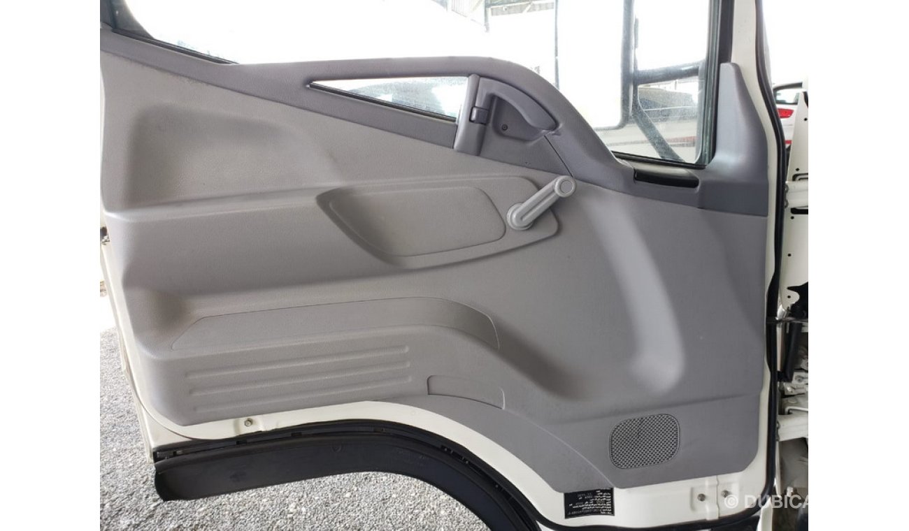 Mitsubishi Fuso Canter 4.5L Diesel, 4 Ton, 16" Tyre, 5 Speed Manual Transmission, Reverse Warning Buzzer (LOT # 2014)