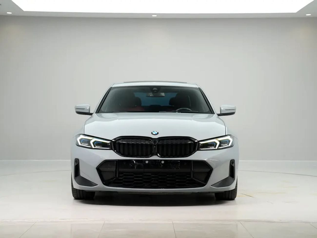 بي أم دبليو 320 M SPORT GCC specs, 320i in Perfect Condition