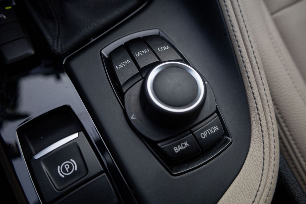 بي أم دبليو X2 sDrive20i 2.0L BMW X2 sDrive20i 2020 GCC under Warranty with Flexible Down-Payment.