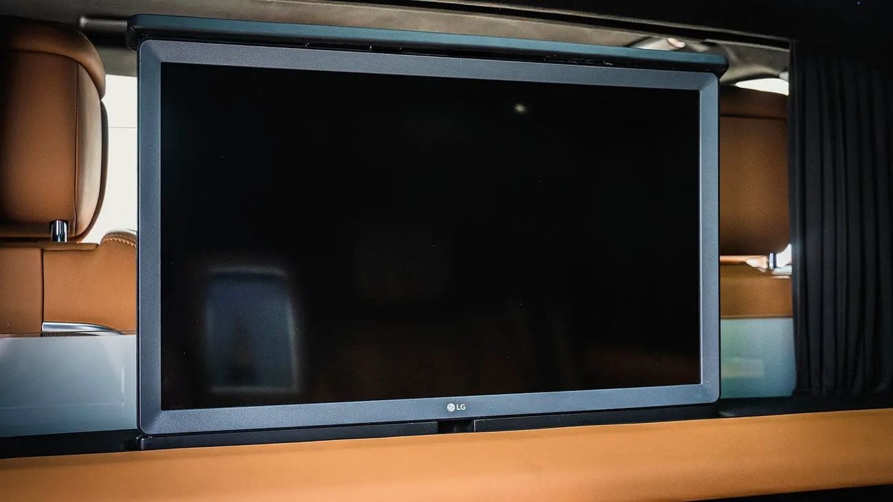 لاند روفر رينج روفر SV Autobiography