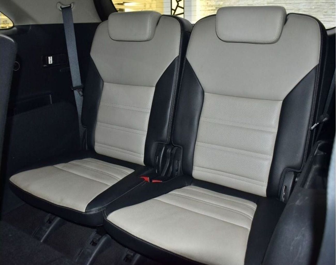 Kia Sorento EXCELLENT DEAL for our KIA Sorento AWD V6 ( 2016 Model ) in Black Color GCC Specs