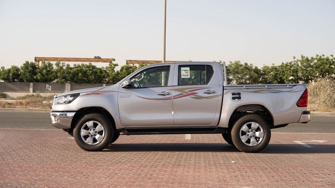 تويوتا هيلوكس 2025 Toyota Hilux 2.4 - Silver Metallic Inside Black | Export Only
