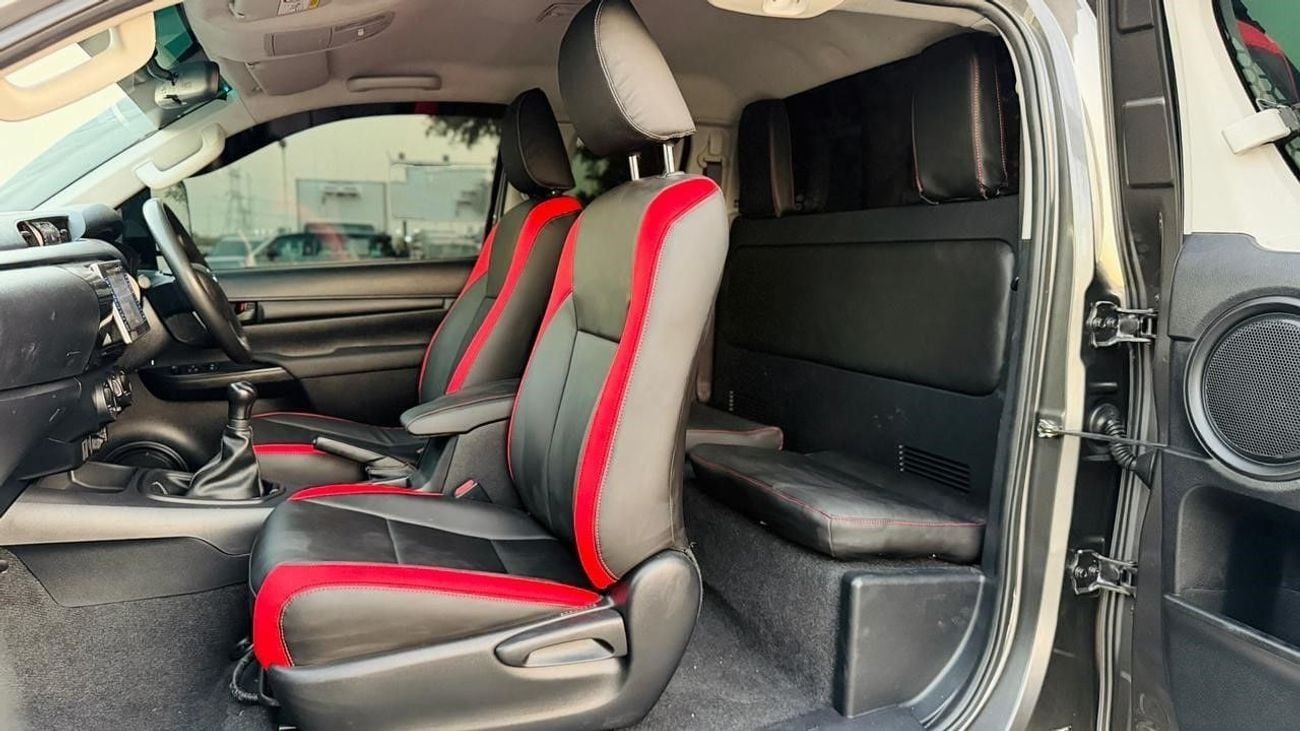 Toyota Hilux SMART CAB | GTK SPORTS BAR | AWNING CAMPING TENT | MANUAL TRANSMISSION | 2.8L | 2016