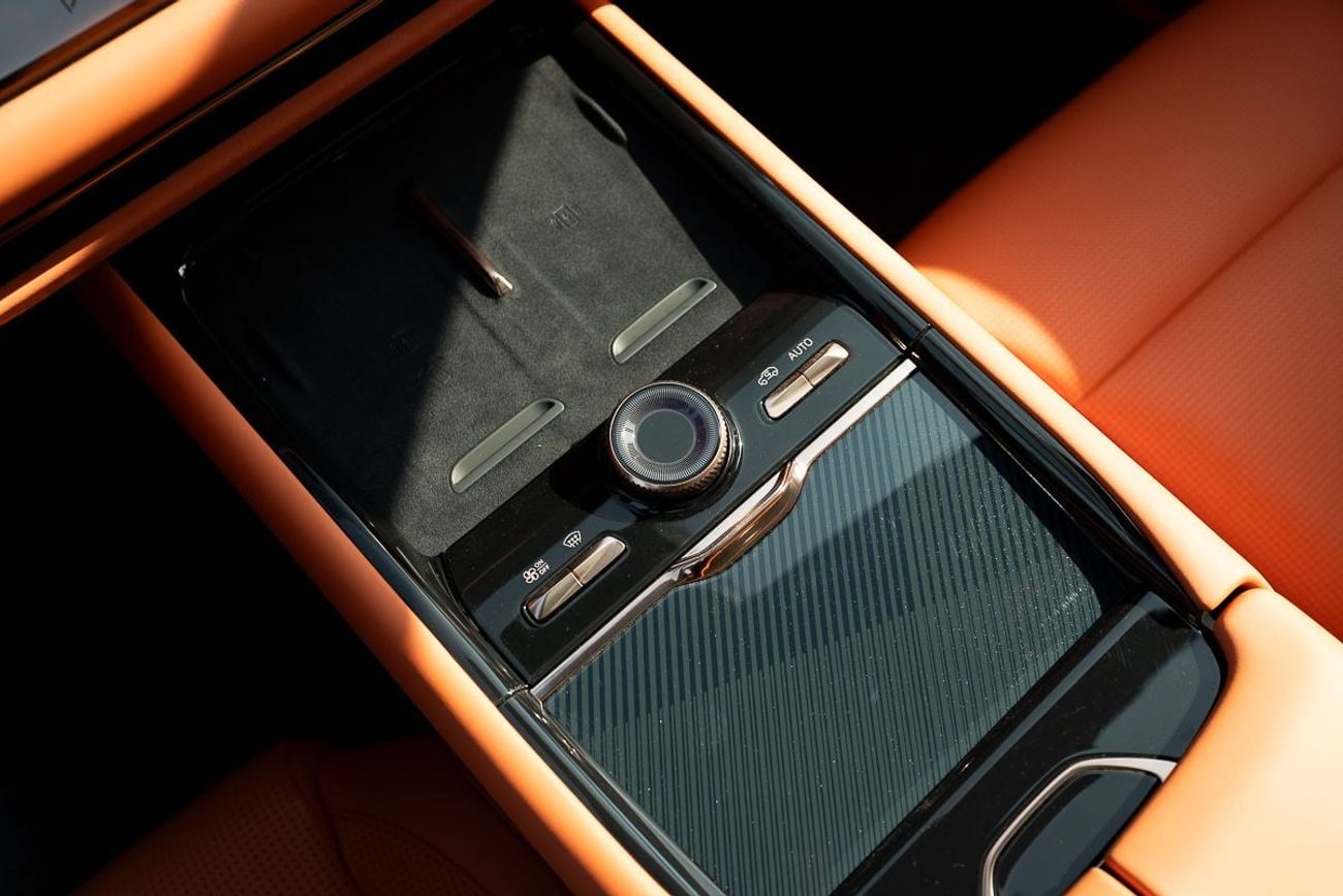 Lynk & Co 900 900 2.0T Ultra model 2025