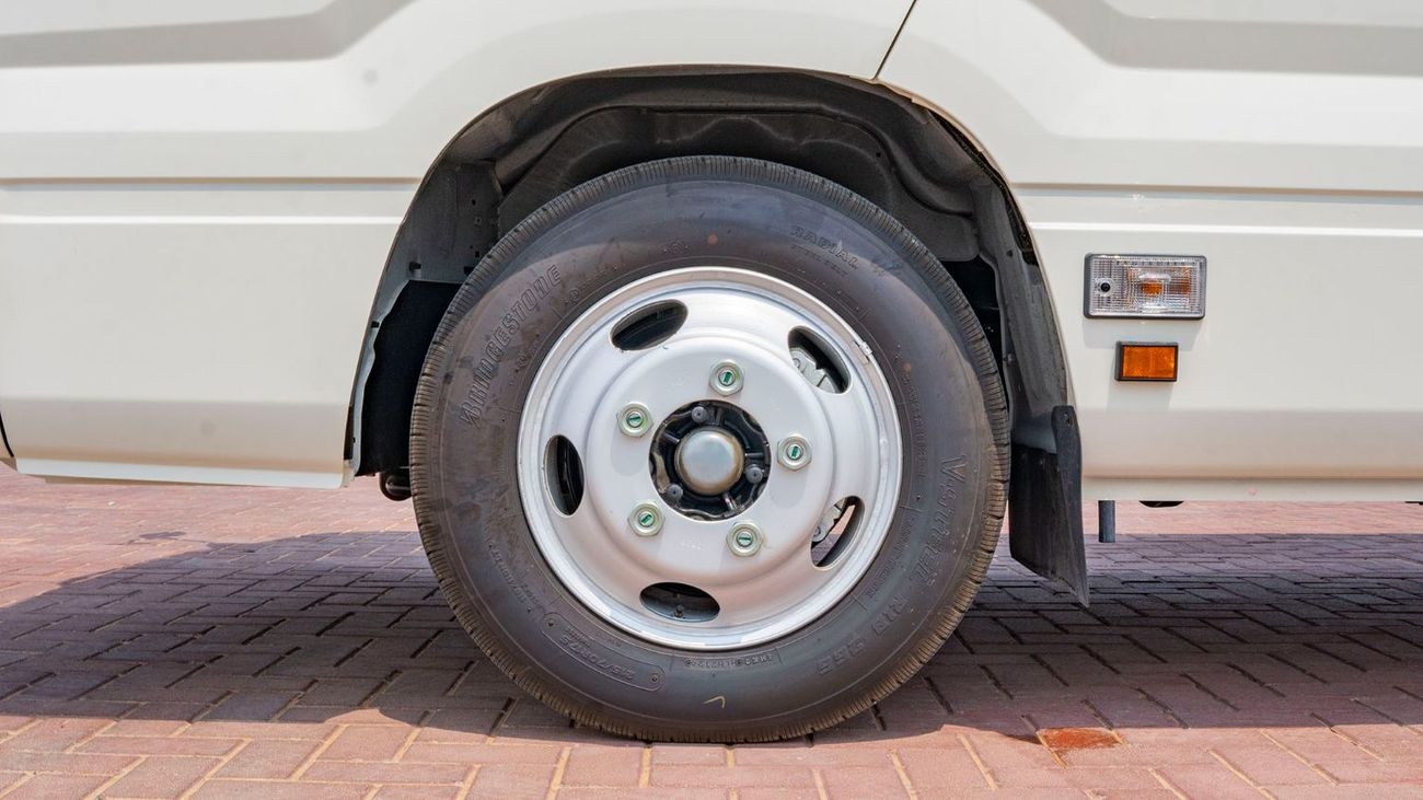 تويوتا كوستر 2026 Toyota Coaster 4.0L Diesel MT 22 seaters Electric doors with Fridge