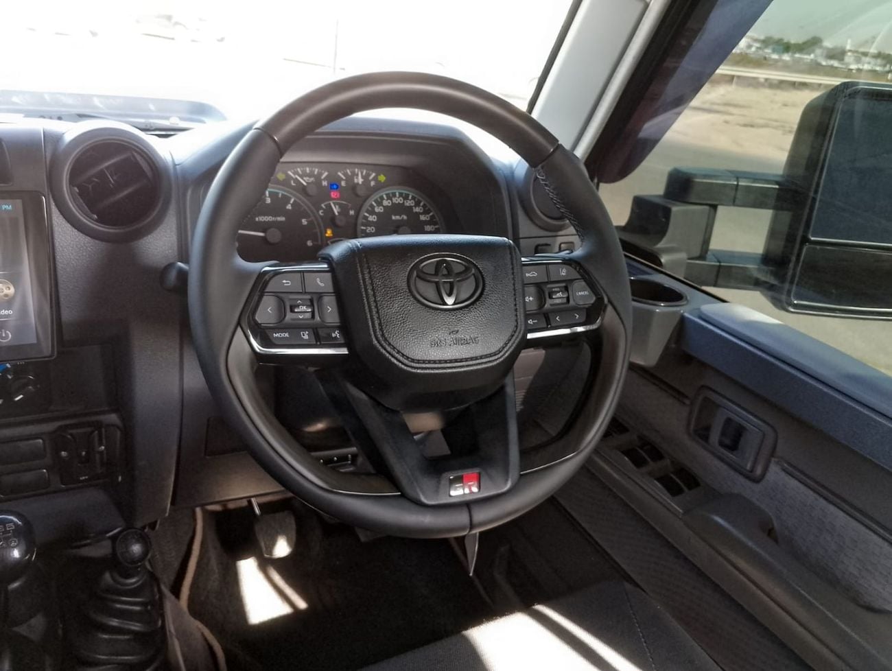 تويوتا لاند كروزر بيك آب GXL RHD 1VD-FTV 4.5L V8 Diesel Engine Manual Gear 4WD Double Cabin 4 Doors 5 Seats