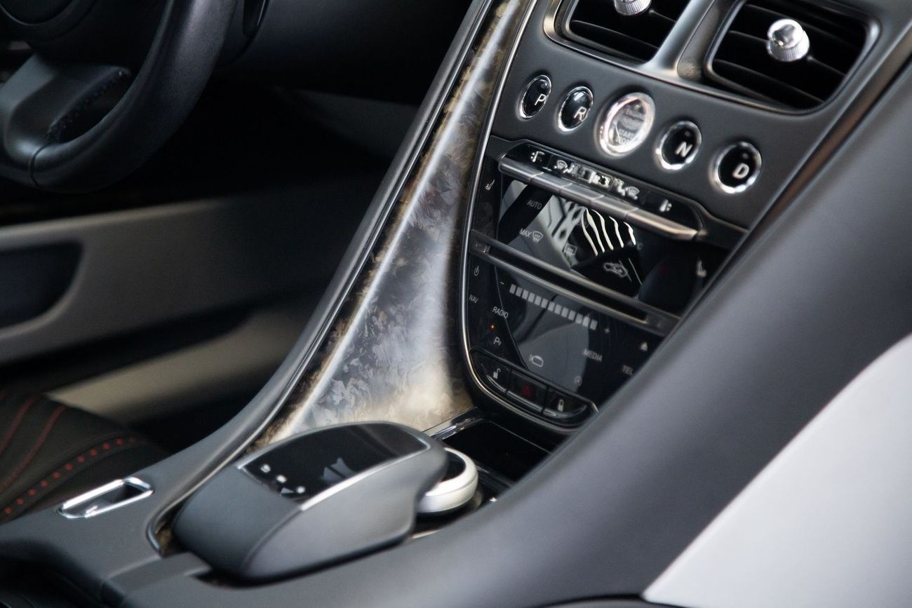 Aston Martin DB11 Std