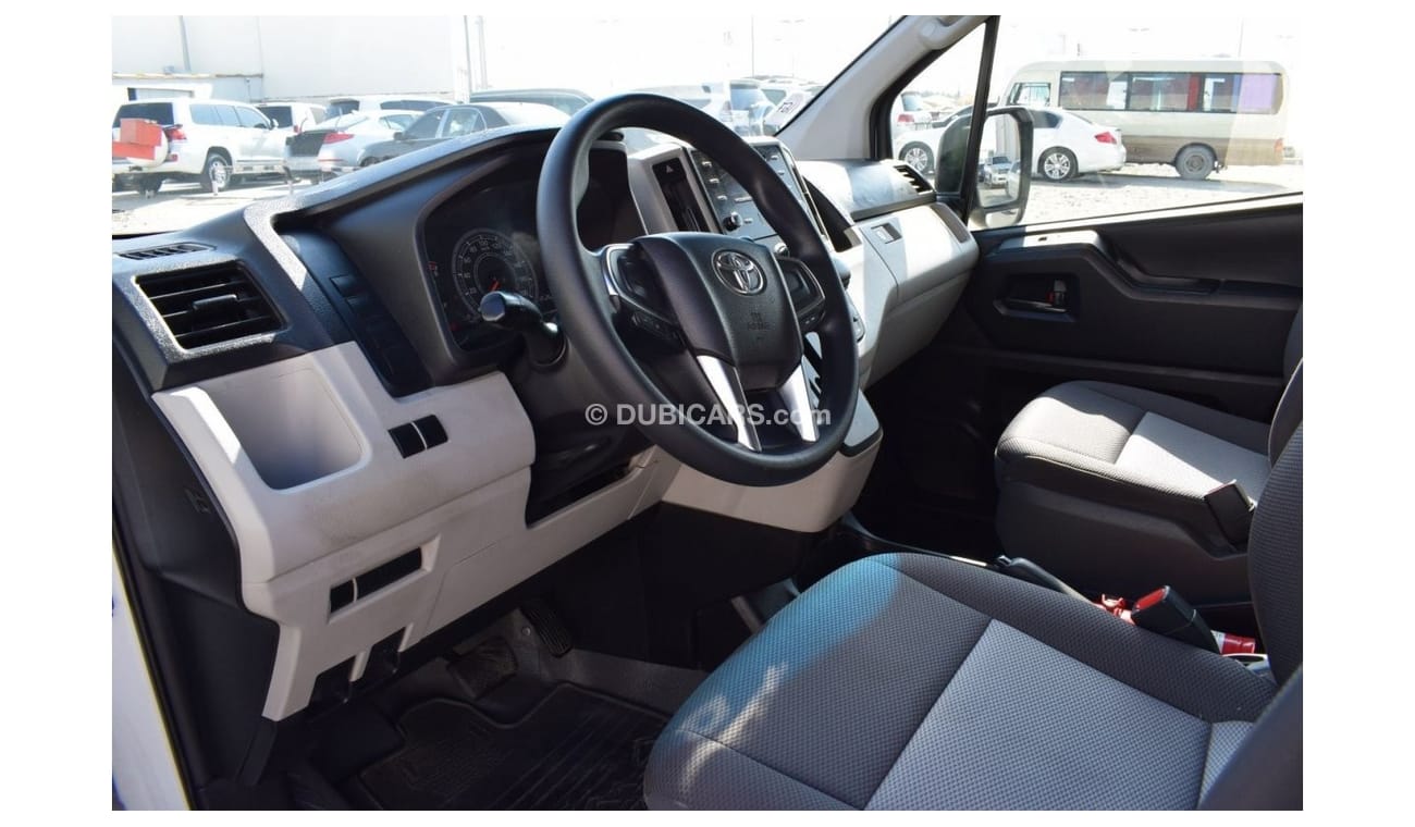 Toyota Hiace Commuter GL High Roof Toyota Hiace Highroof 3.5L 13 Seater Bus A/T , Model:2021. Only done 57000 km