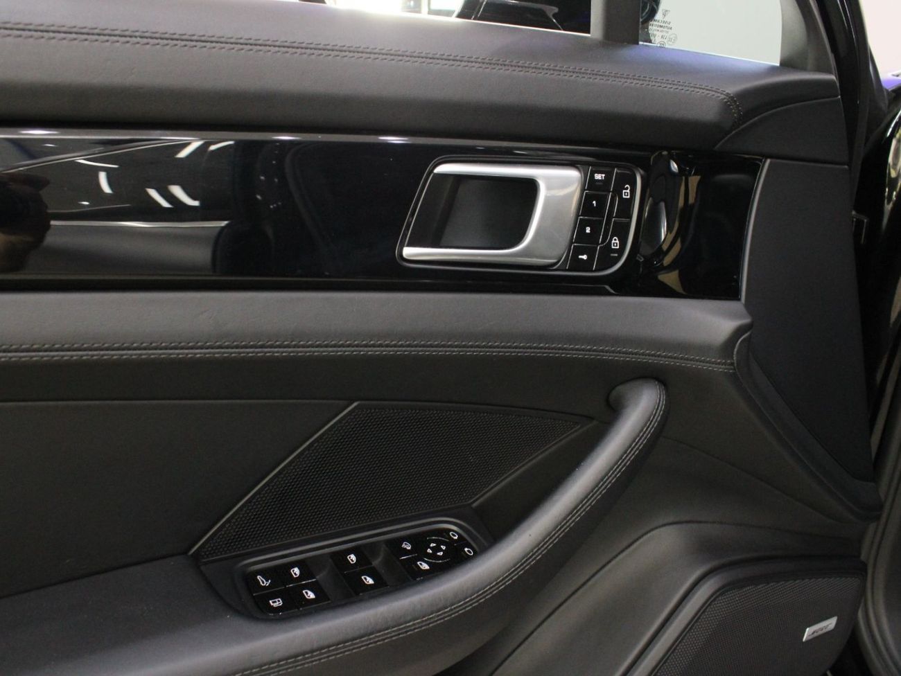 Porsche Panamera Turbo S E-Hybrid Sport Turismo 4.0L (680 HP) RWD