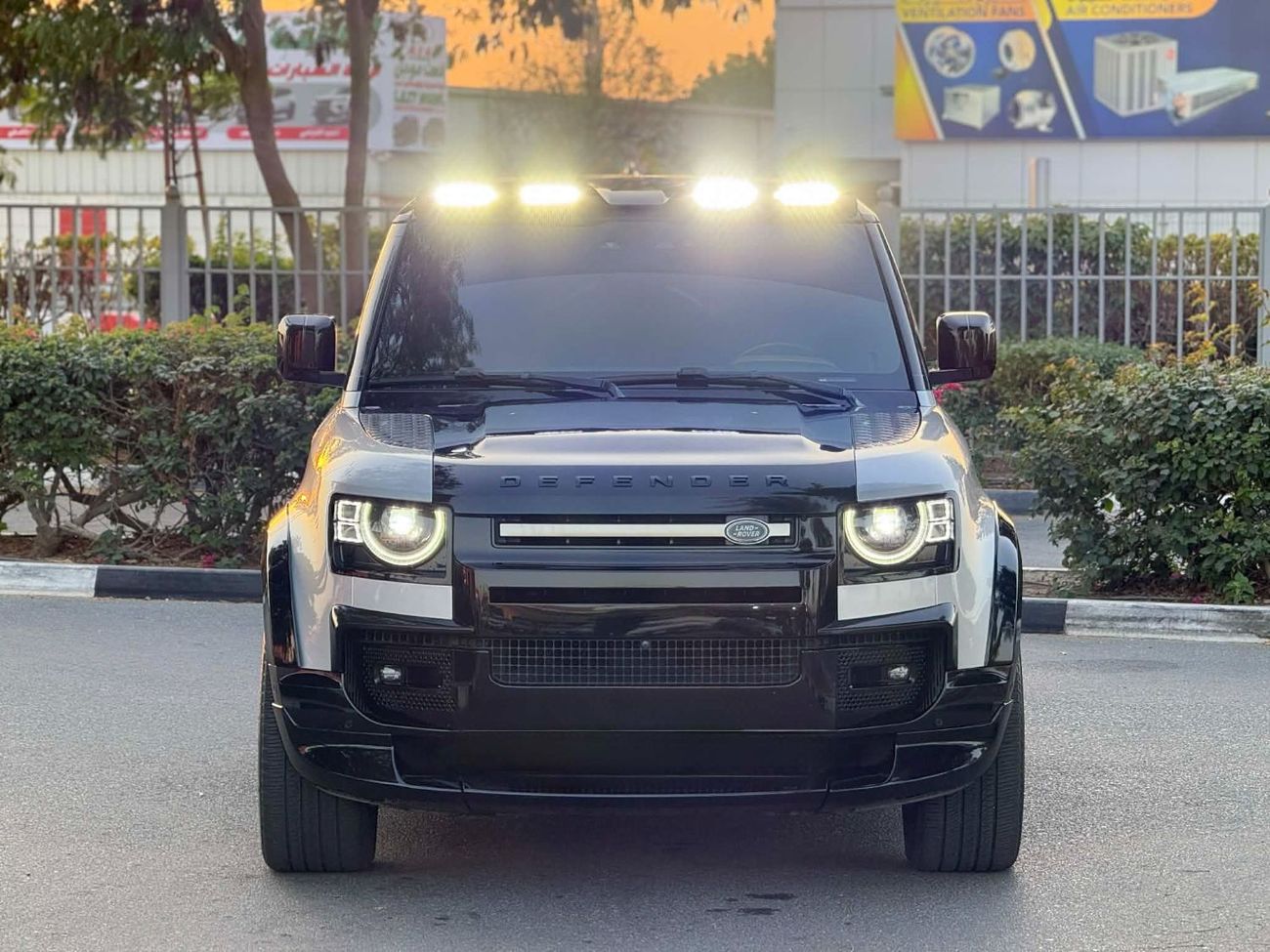 لاند روفر ديفندر P400 90 X 3.0L (6 Seater)