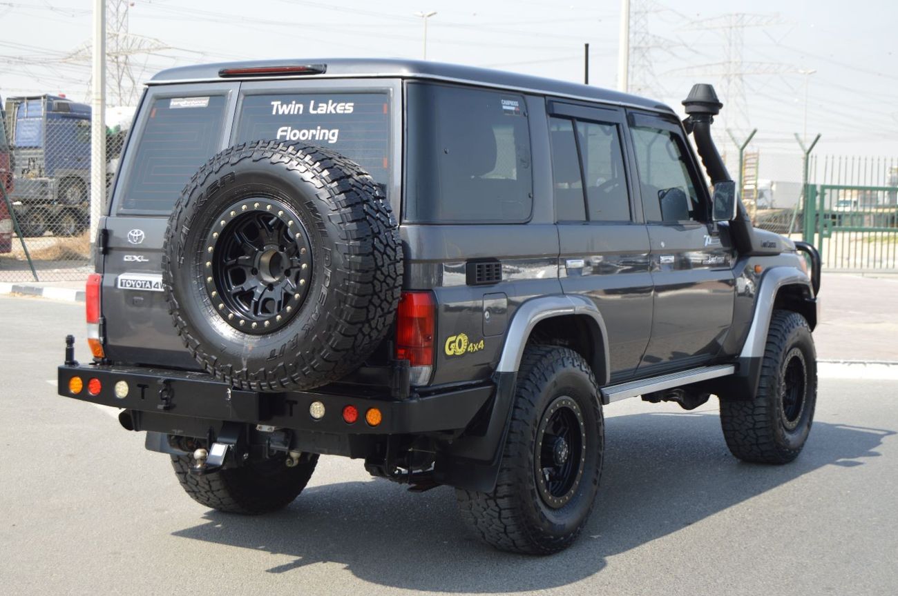 Toyota Land Cruiser 70 5 Door