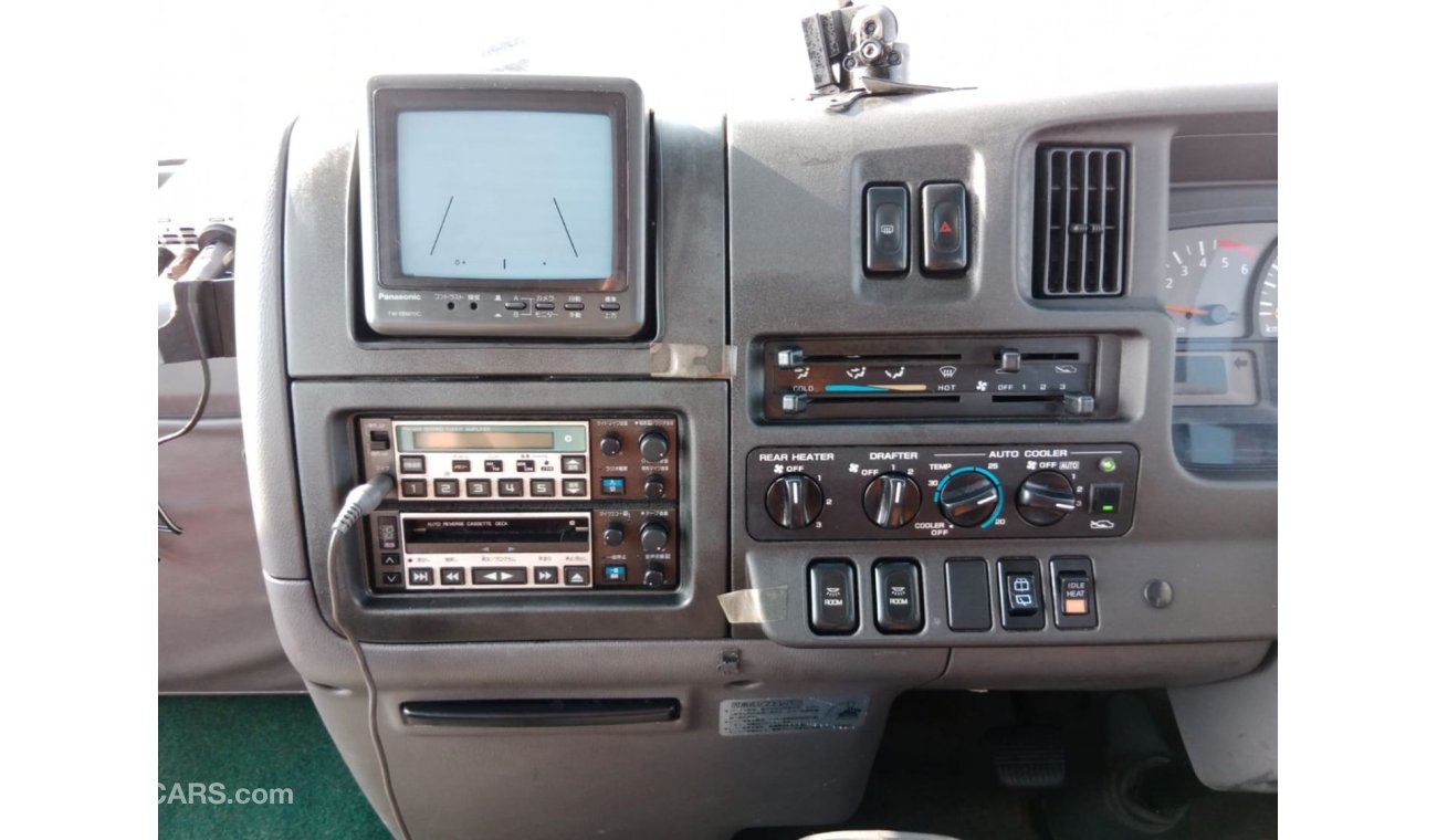 نيسان كارافان NISSAN CARAVAN BUS RIGHT HAND DRIVE (PM1331)