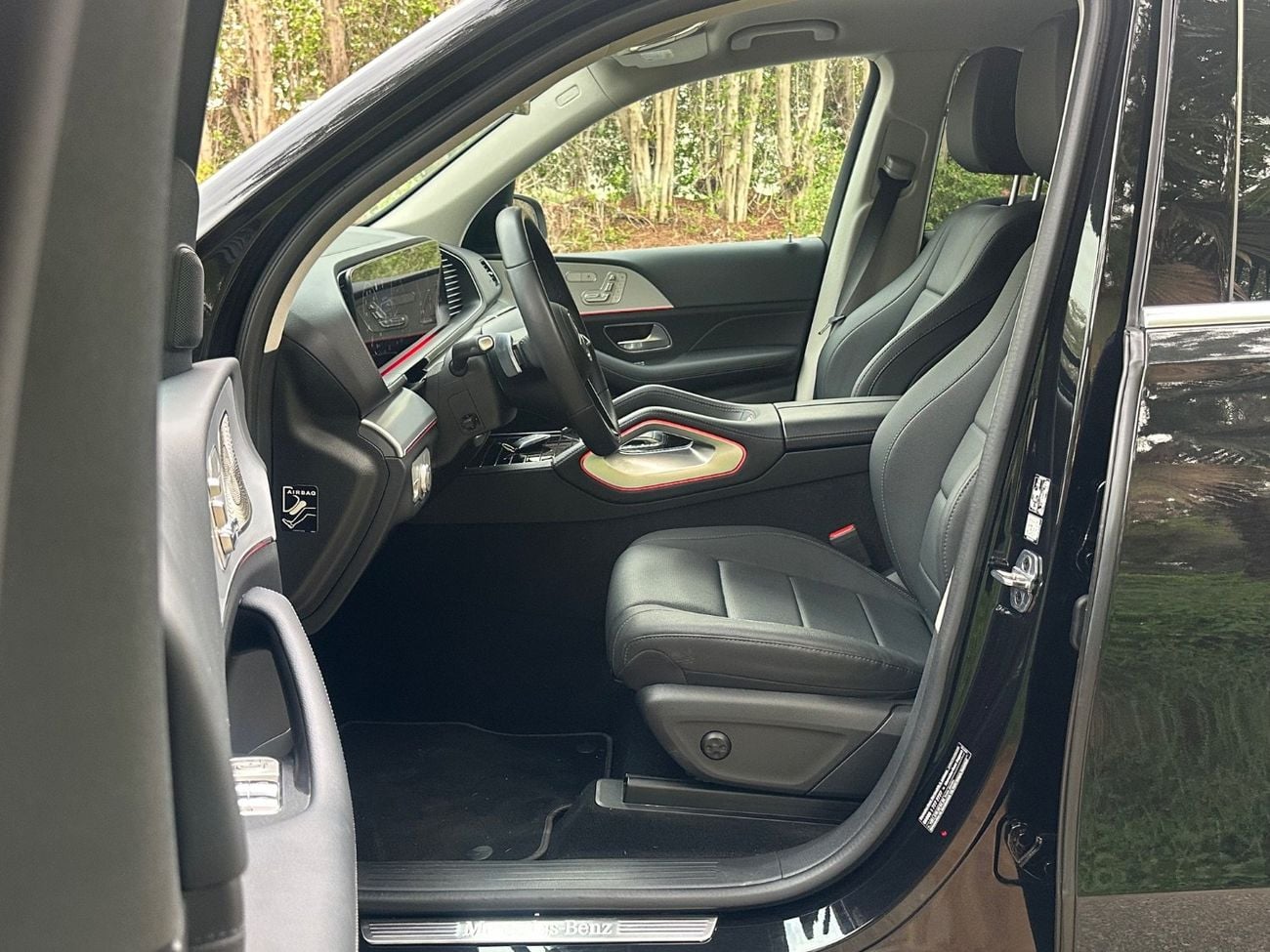 مرسيدس بنز GLE 300 GLE 300d 4MATIC | 2025 Diesel | 2.0L 4-cylinder 270 HP | Low Mileage | Like New