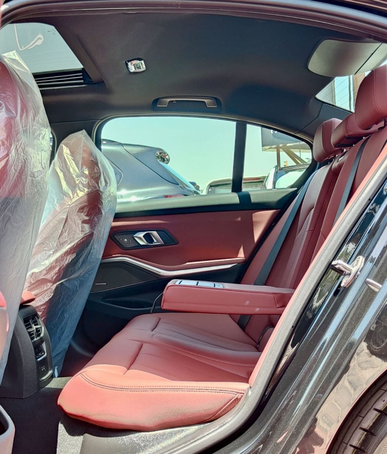 بي أم دبليو 318i LUXURY M SPORT PACKAGE LUXURY M SPORT PACKAGE