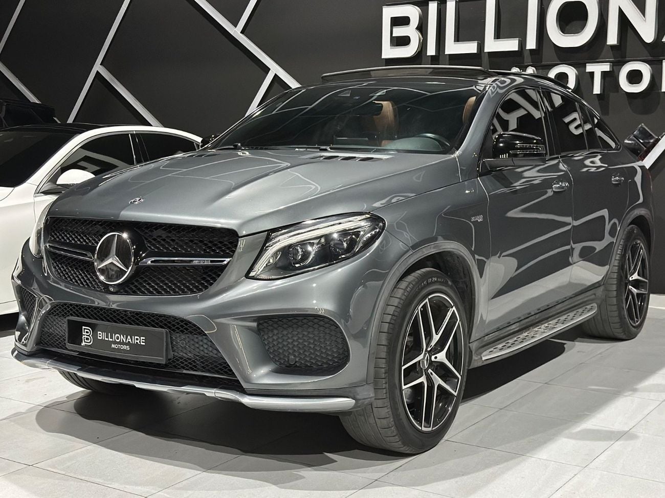 مرسيدس بنز GLE 43 AMG MERCEDES-BENZ GLE 43 AMG | GCC | 2019 | FULL OPTIONS LIKE NEW
