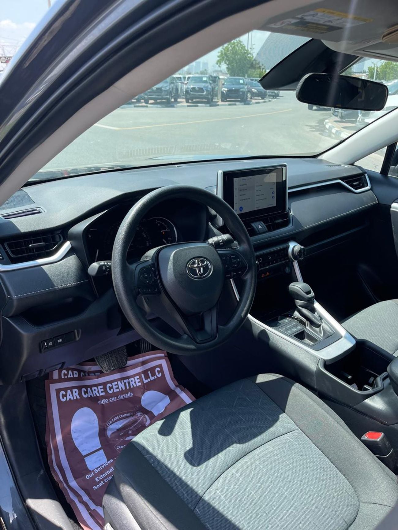 تويوتا راف ٤ Left Hand Petrol ,2.5 liter ,Only For Export