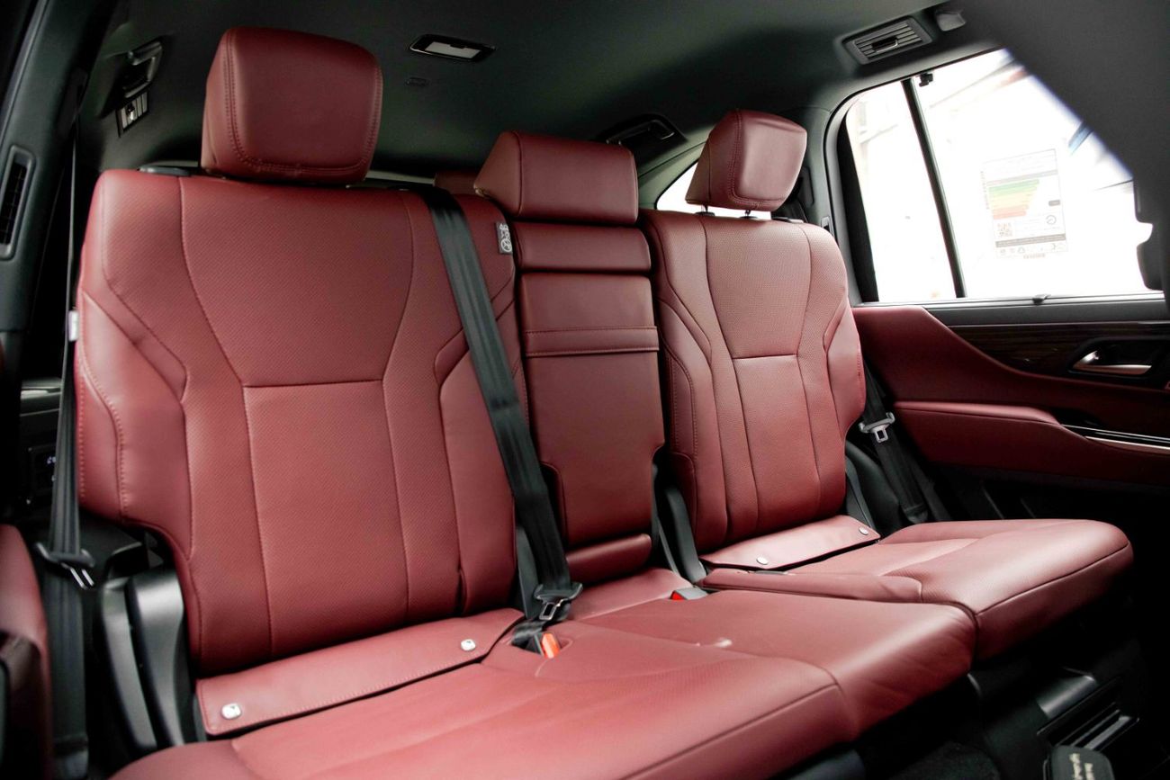 لكزس LX 600 Signature 3.5L - Sonic Quartz Inside Red | Export Only