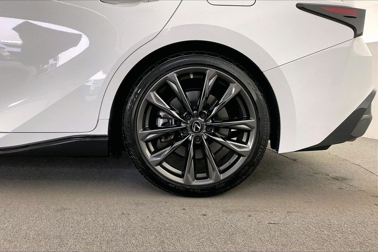 لكزس IS 350 F Sport Platinum | Carnival Sale • UP TO AED 20,000 OFF | شامل الضمان | 0 ﺪﻔﻋﺓ ﺃﻮﻟﻯ