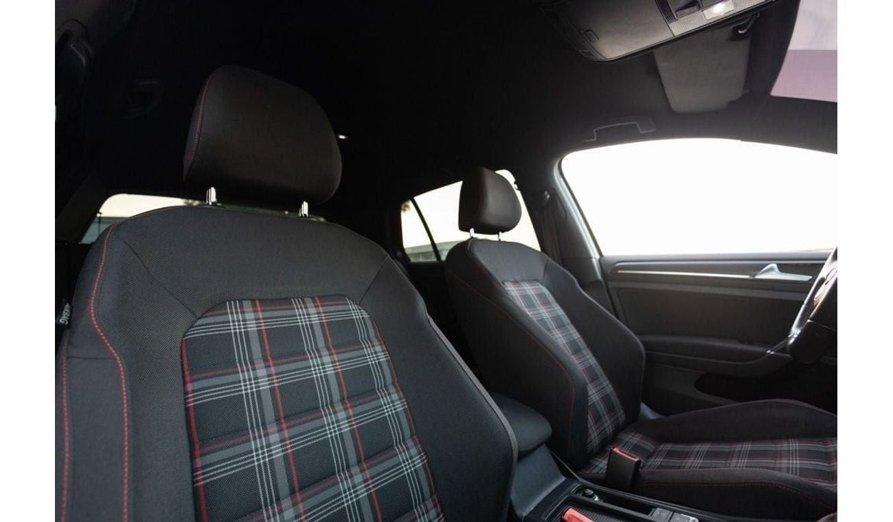 فولكس واجن جولف GTI Fabric + 2.0L Volkswagen Golf GTI 2019 GCC under Warranty with Flexible Down-Payment.