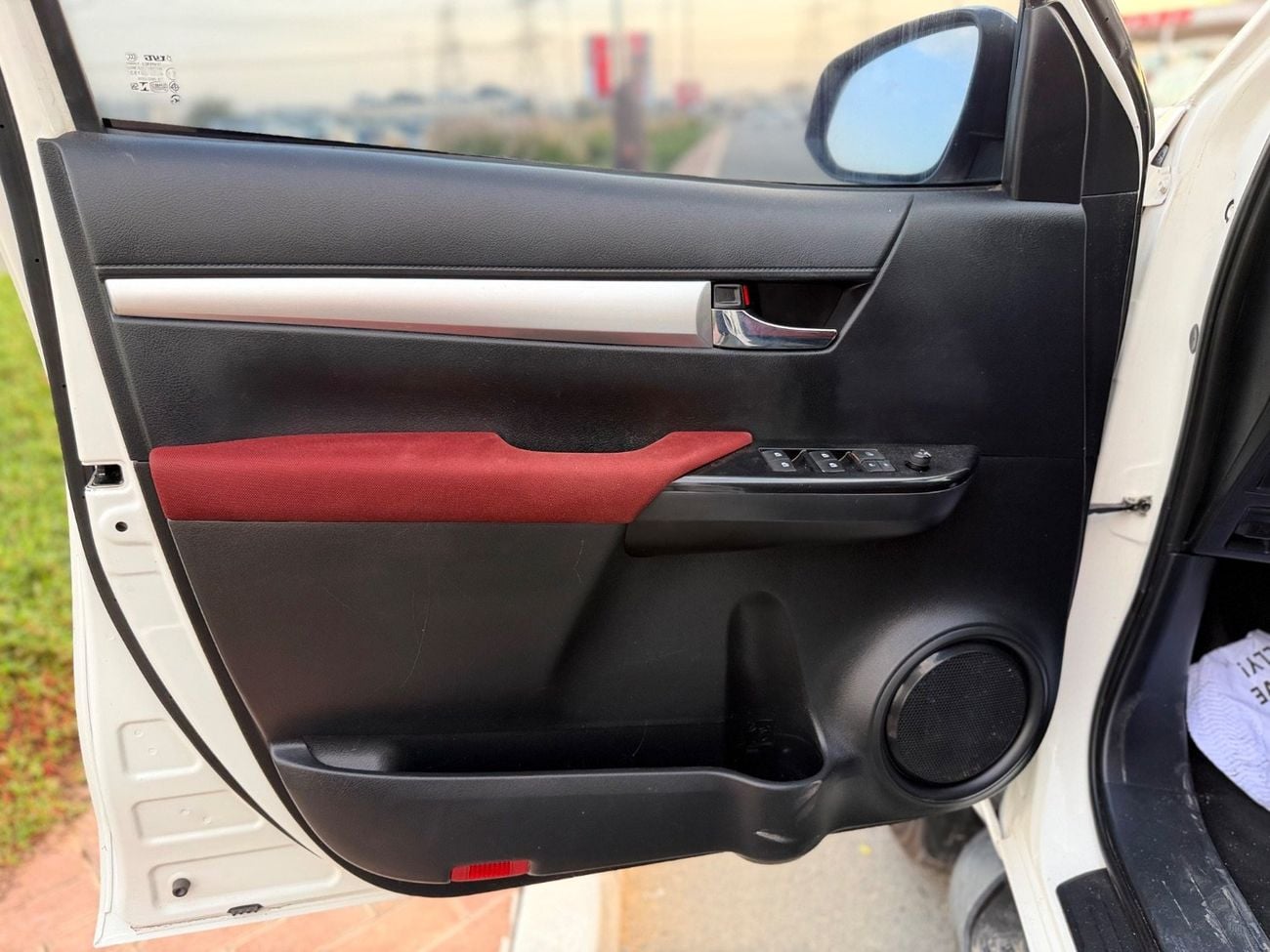 Toyota Hilux S GLX 2.4L 4WD A/T Toyota Hilux pickup Years 2021 Diesel Automatic SR5 2.4 L Automatic 4WD