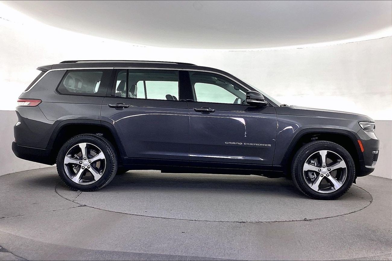 جيب شيروكي Limited | National Day Celebration | شامل الضمان | 0 ﺪﻔﻋﺓ ﺃﻮﻟﻯ