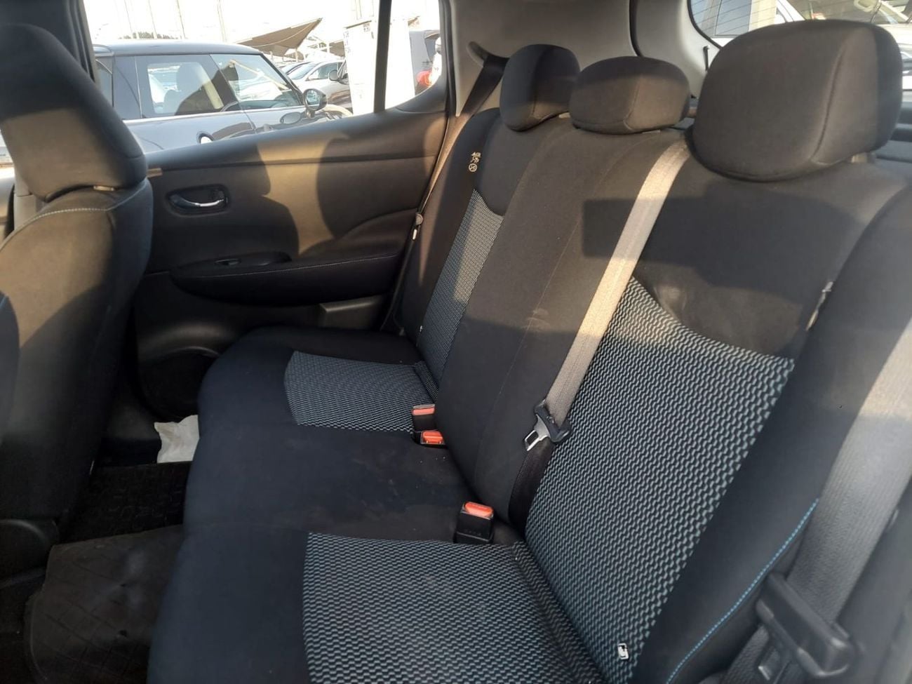 نيسان ليف Std