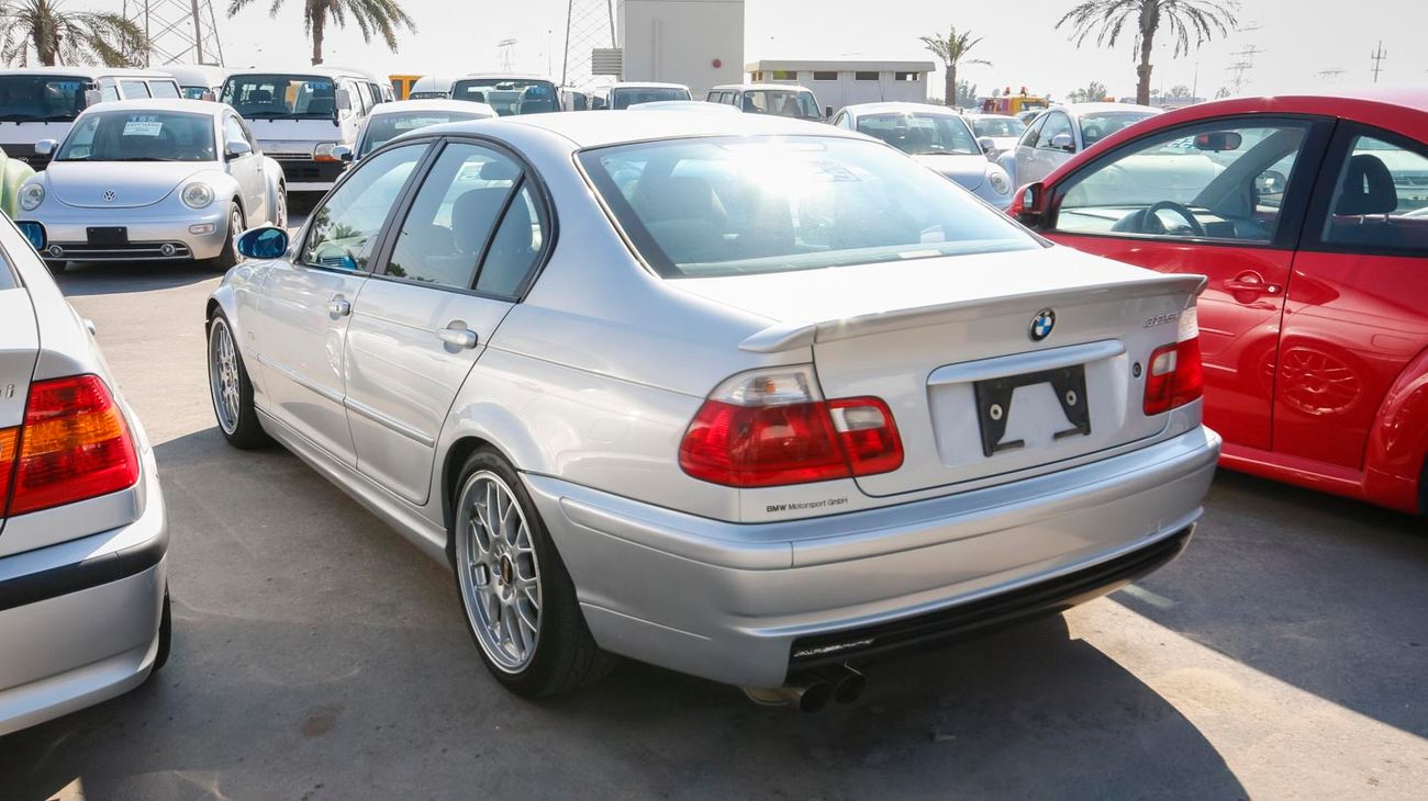 بي أم دبليو 325 i