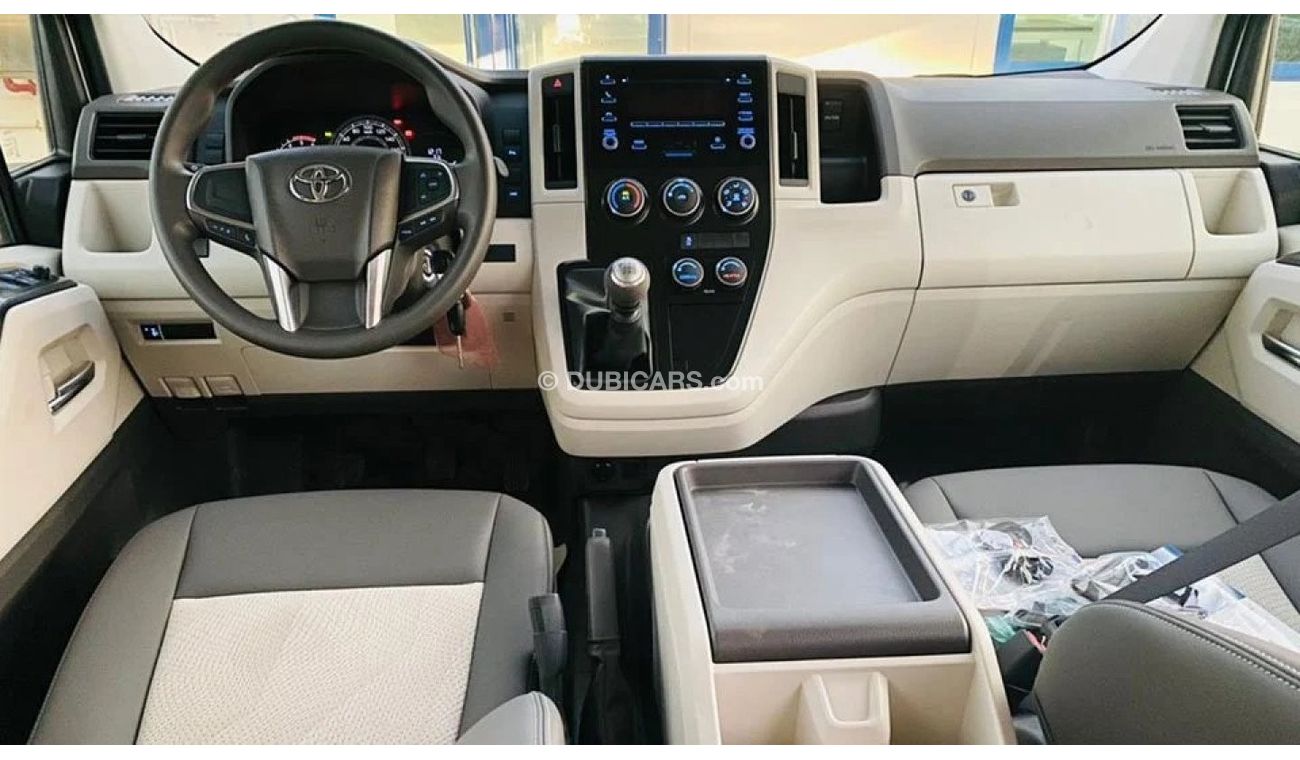 Toyota Hiace HI – AC – 15 SEATS - GL