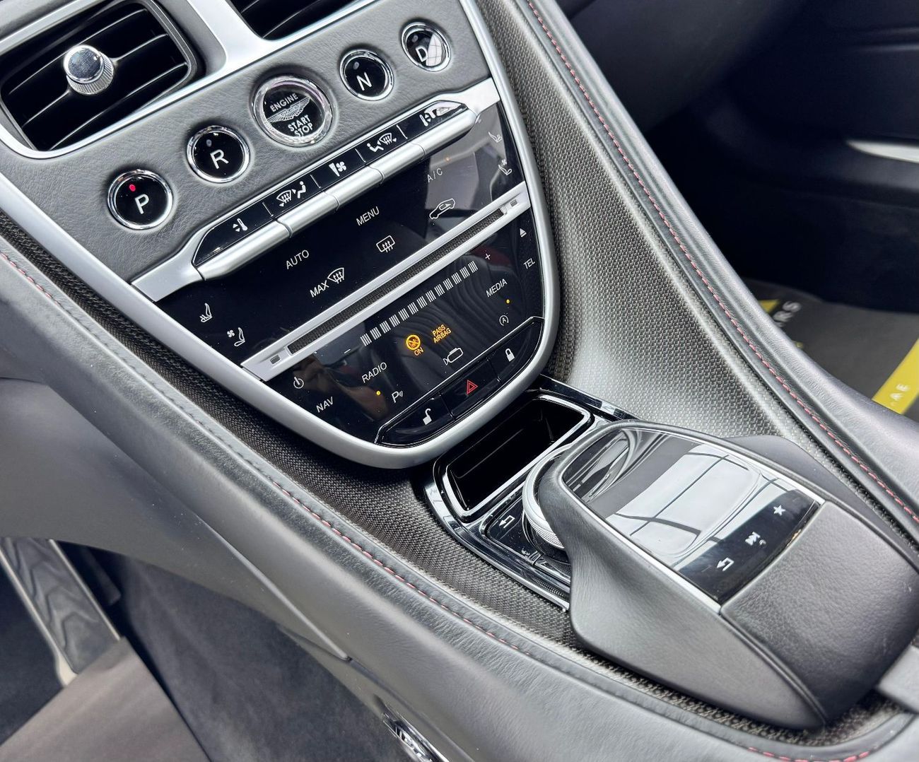 أستون مارتن DB11 Launch Edition 5.2L 2017 Aston Martin DB11 Launch Edition, Full Aston Martin Service History, Excell