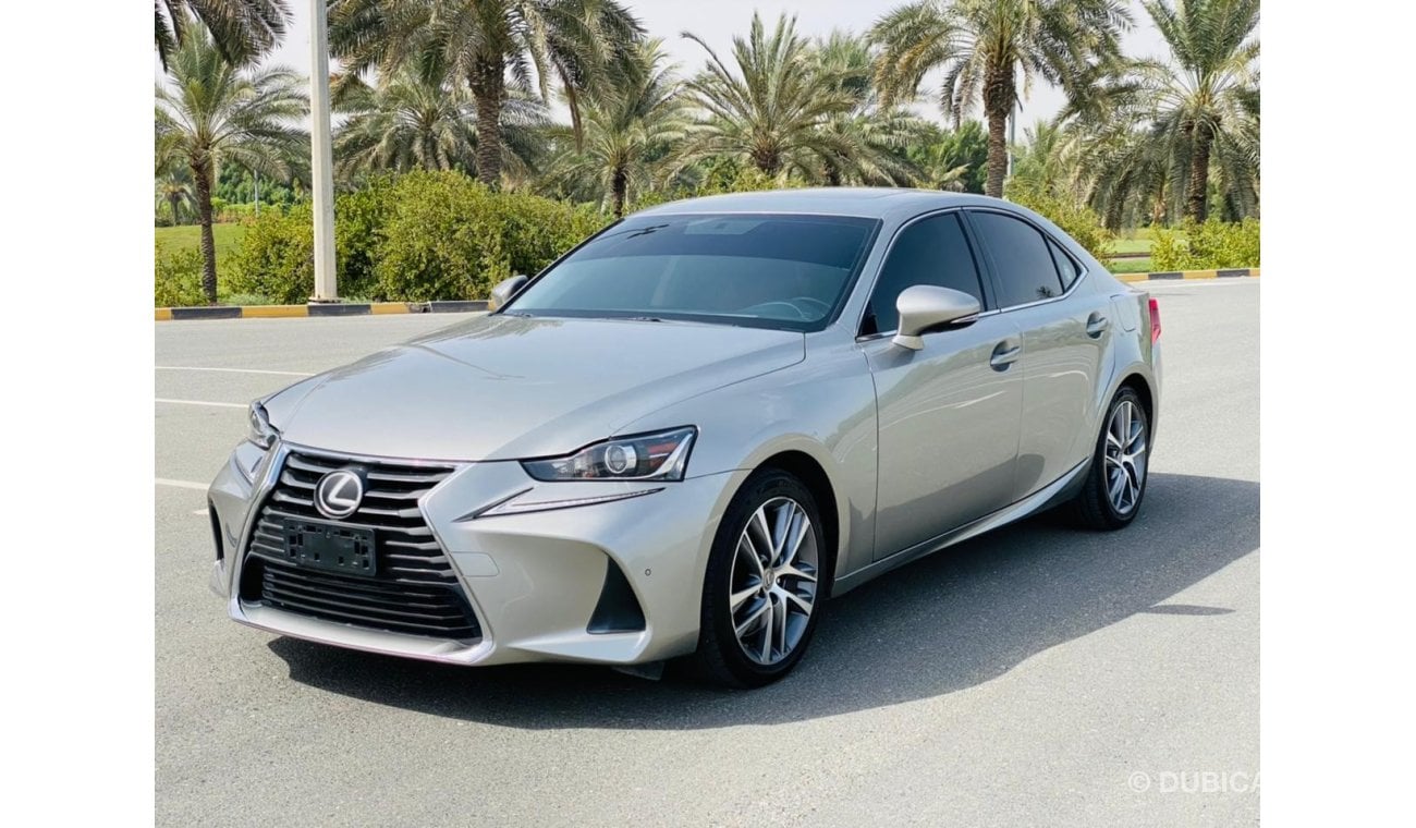 Lexus IS300 Platinum Lexus is 300 GCC full option perfect condition original paint under warranty