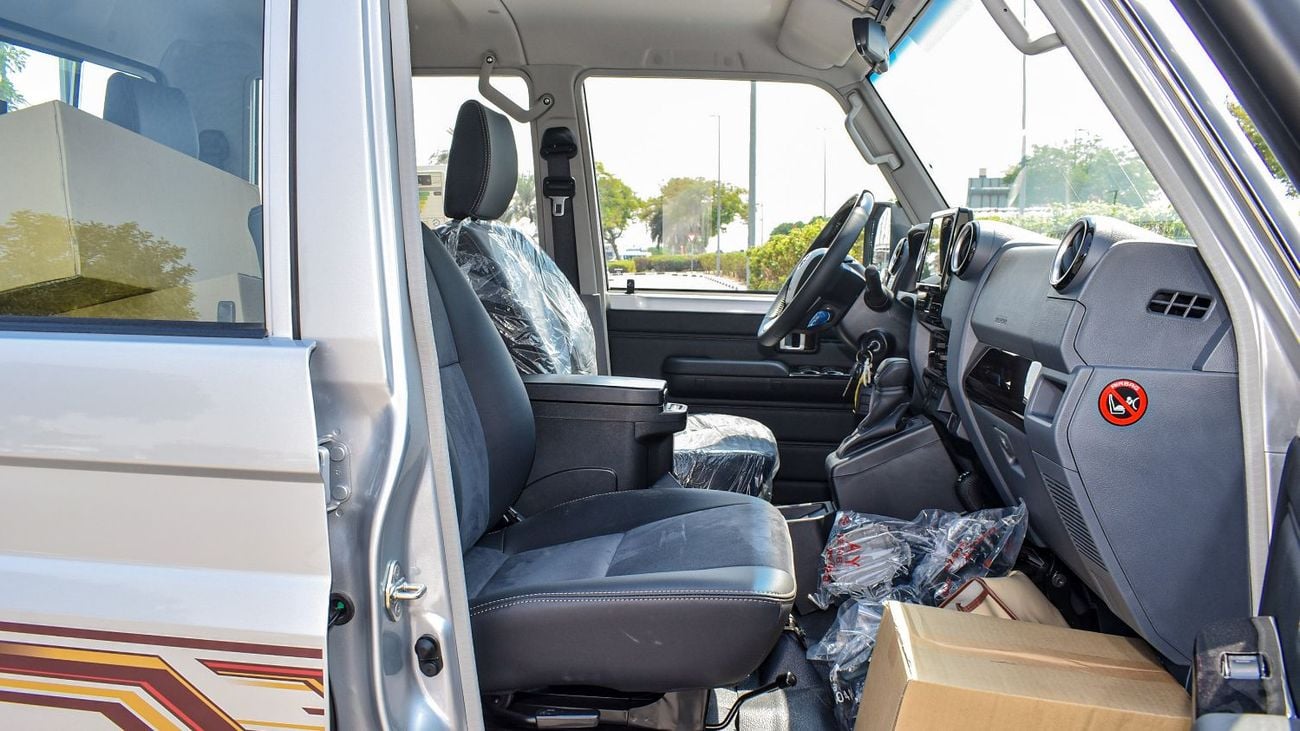 تويوتا لاند كروزر بيك آب ECTAGR011 – 2025 Toyota LC79 Double Cab Pick Up – High Options - 2.8L Diesel Auto – Silver