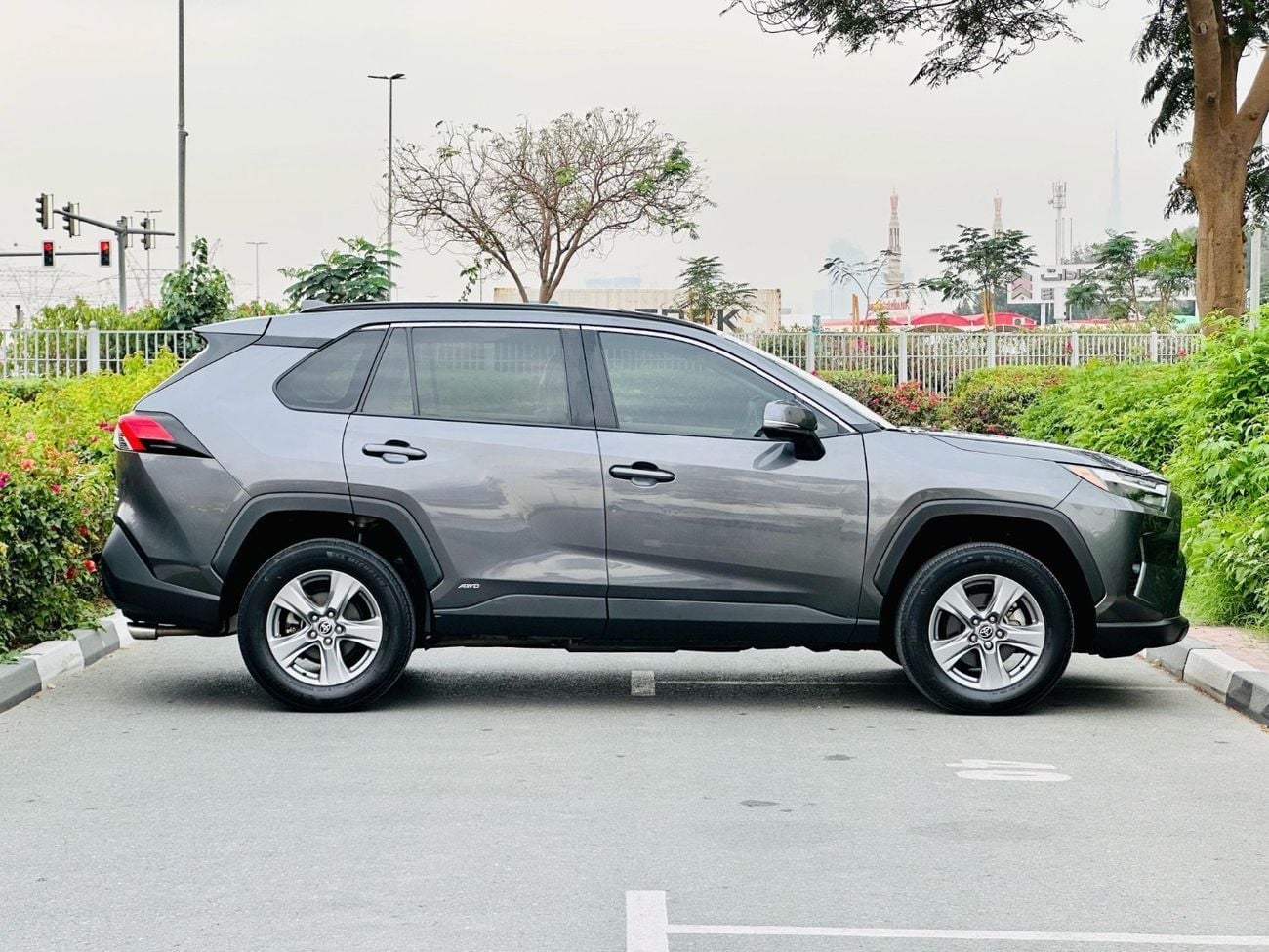 Toyota RAV4 XLE HEV 2022 Model XLE Hybrid 2.5L V4 Full Option Very Clean And Perfect condition