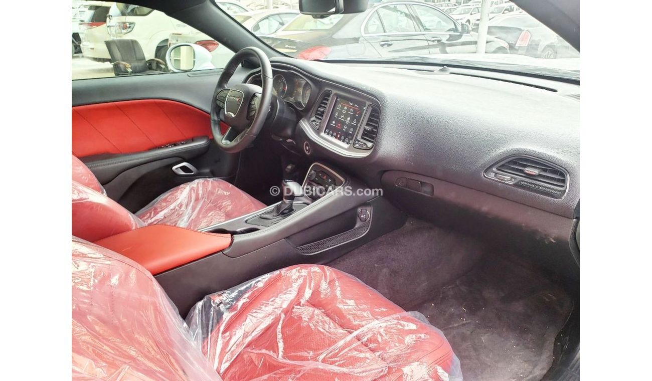 Dodge Challenger Challenger 2018 RT/RED LEATHER INTERIOR/CUSTOMIZED RIMS/ORIGINAL AIRBAGS