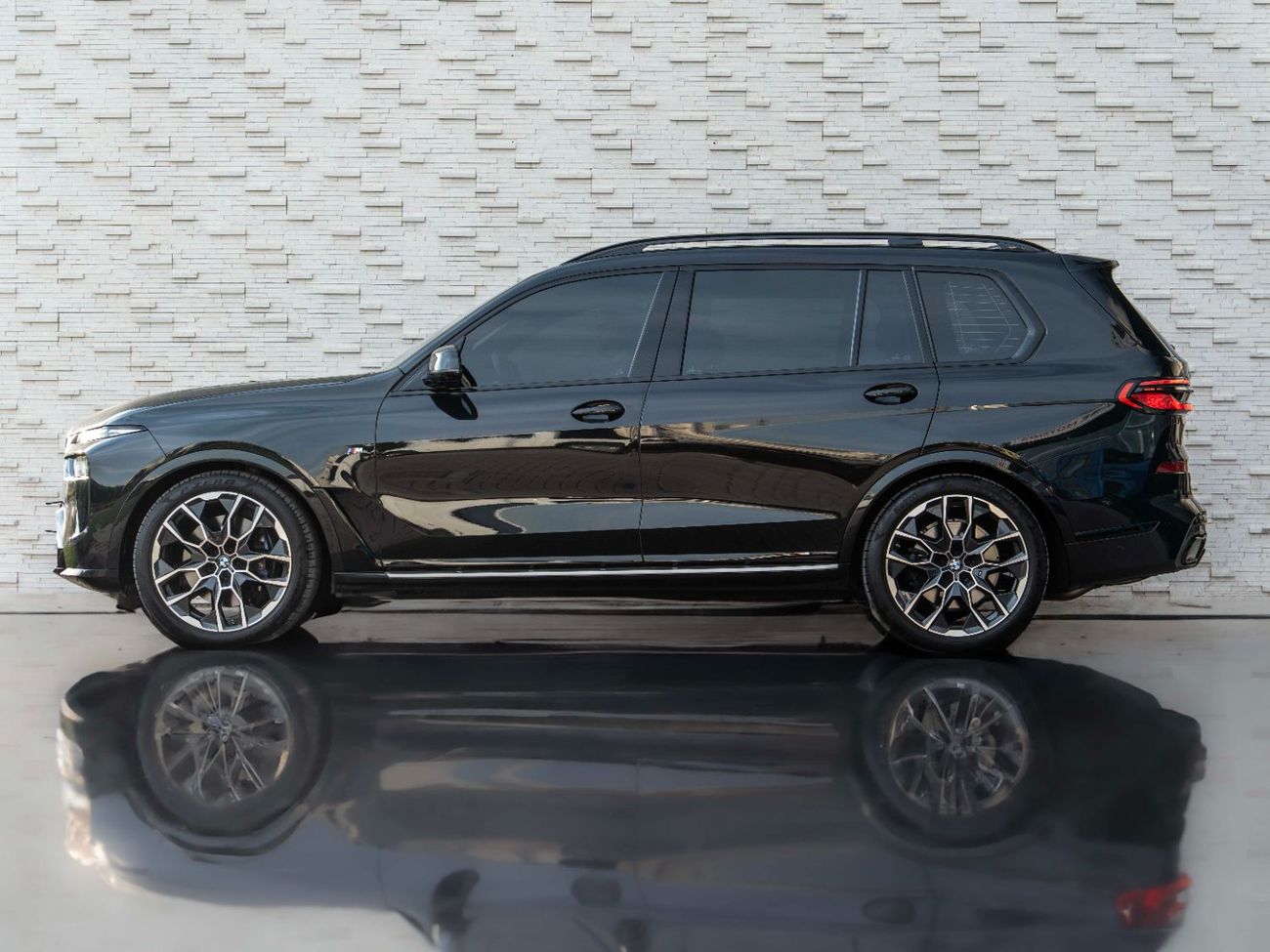 BMW X7 xDrive40i Luxury M Sport Package 3.0L