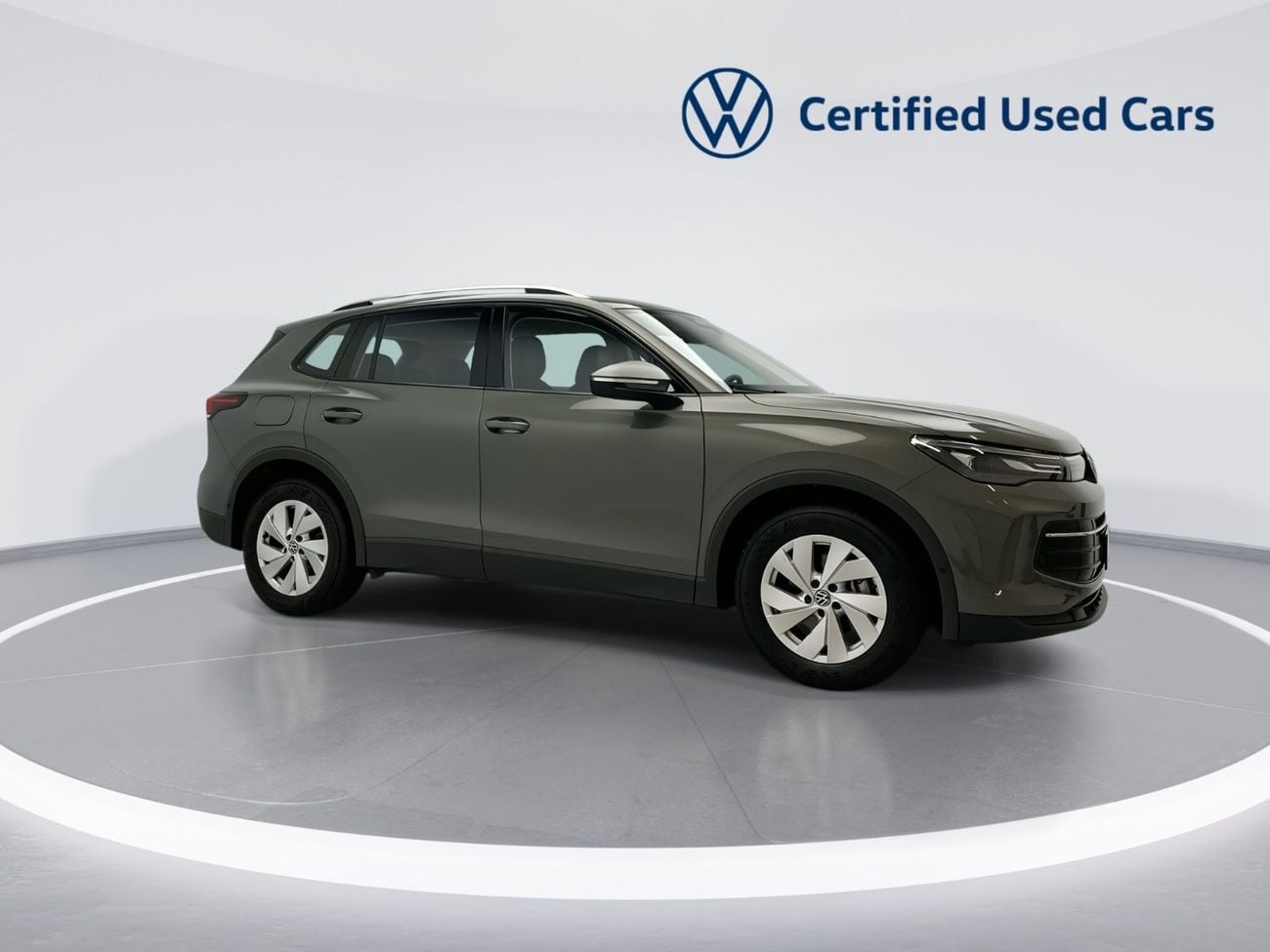 Volkswagen Tiguan LIFE 1.4L | LED Headlamps | Heated Folding Mirrors | 17" Alloy Wheels