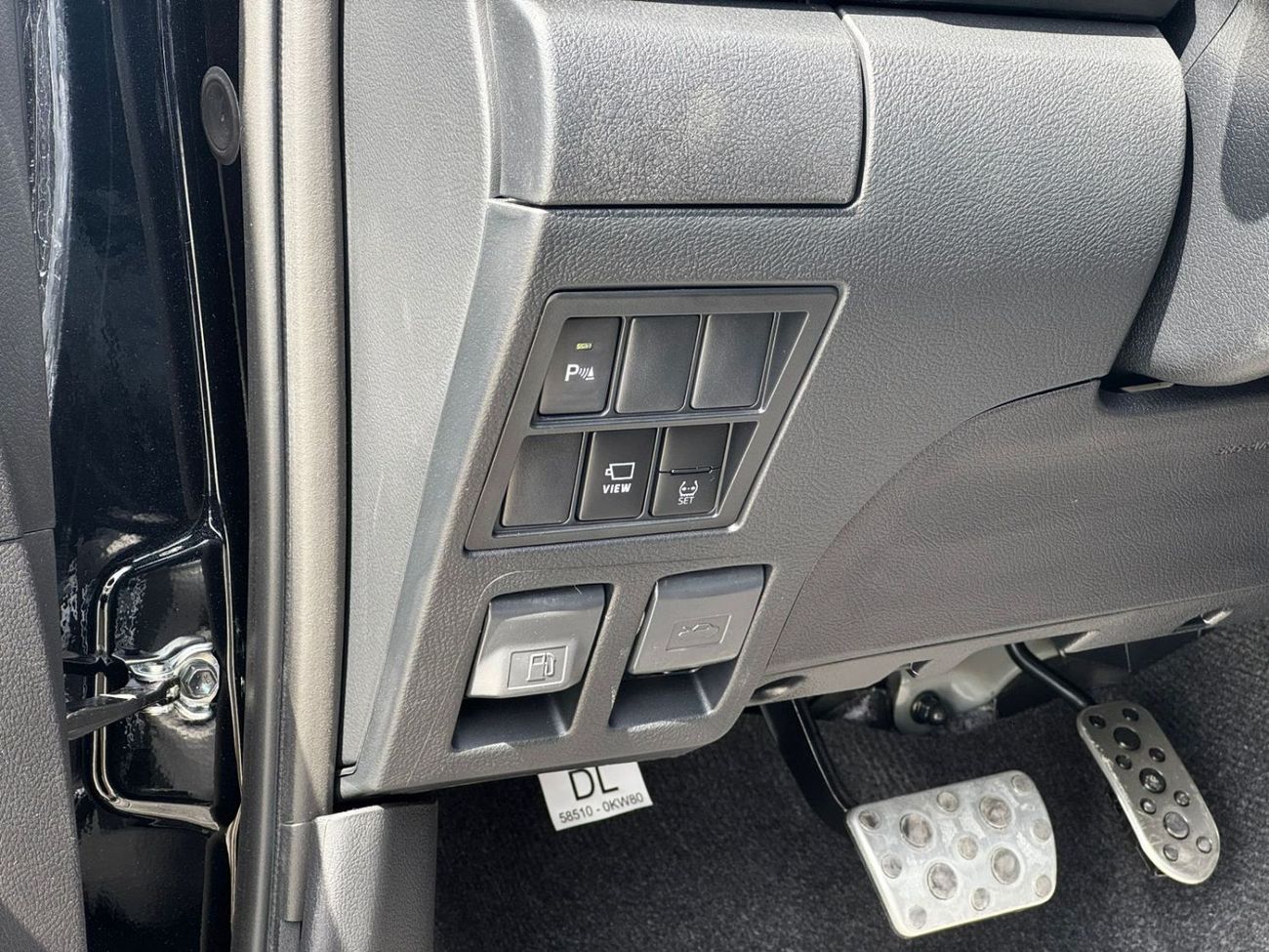 تويوتا هيلوكس TOYOTA HILUX GR 4.0L PETROL 2026 GCC SPEC