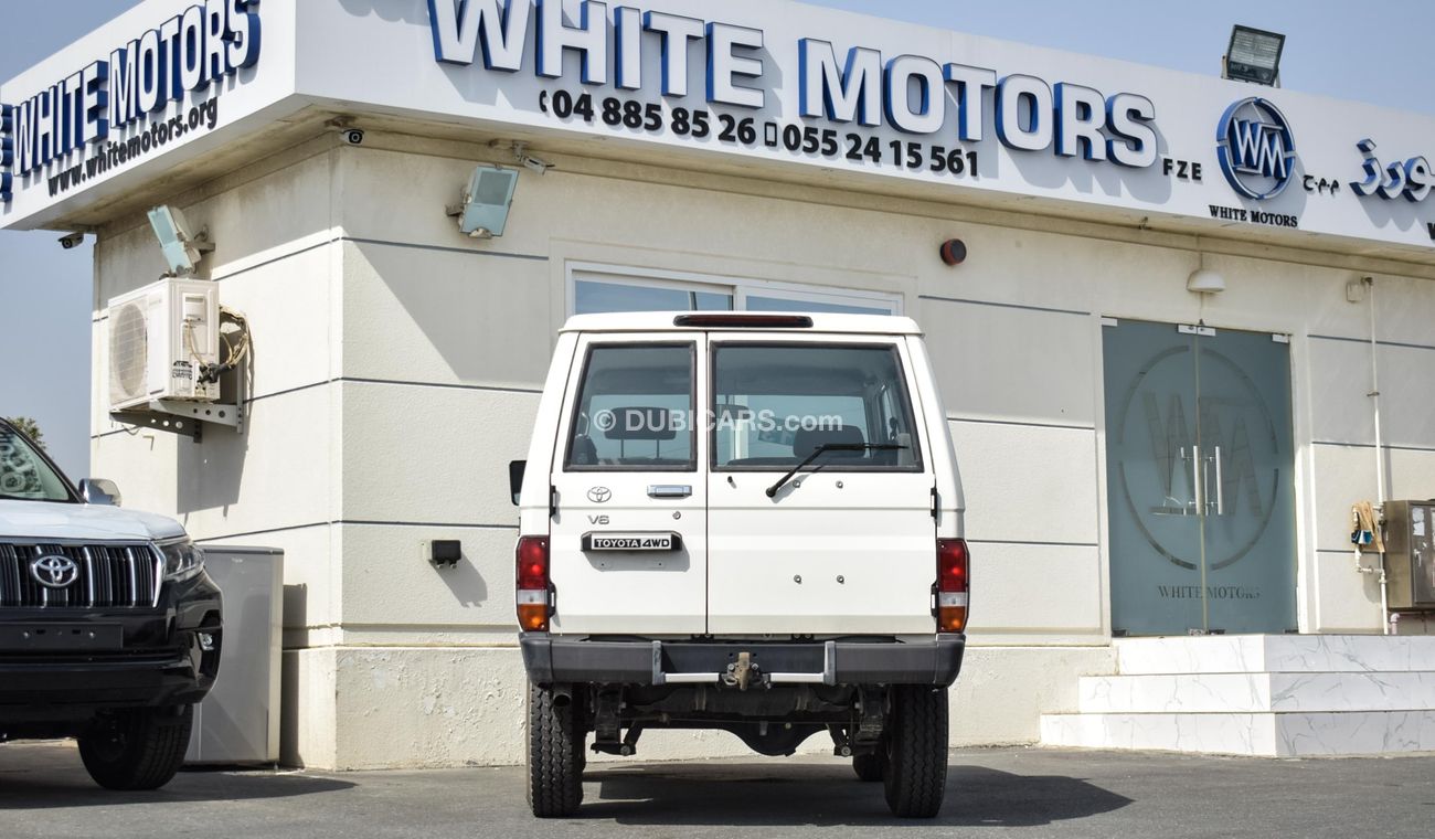Toyota Land Cruiser 70 V6 4WD