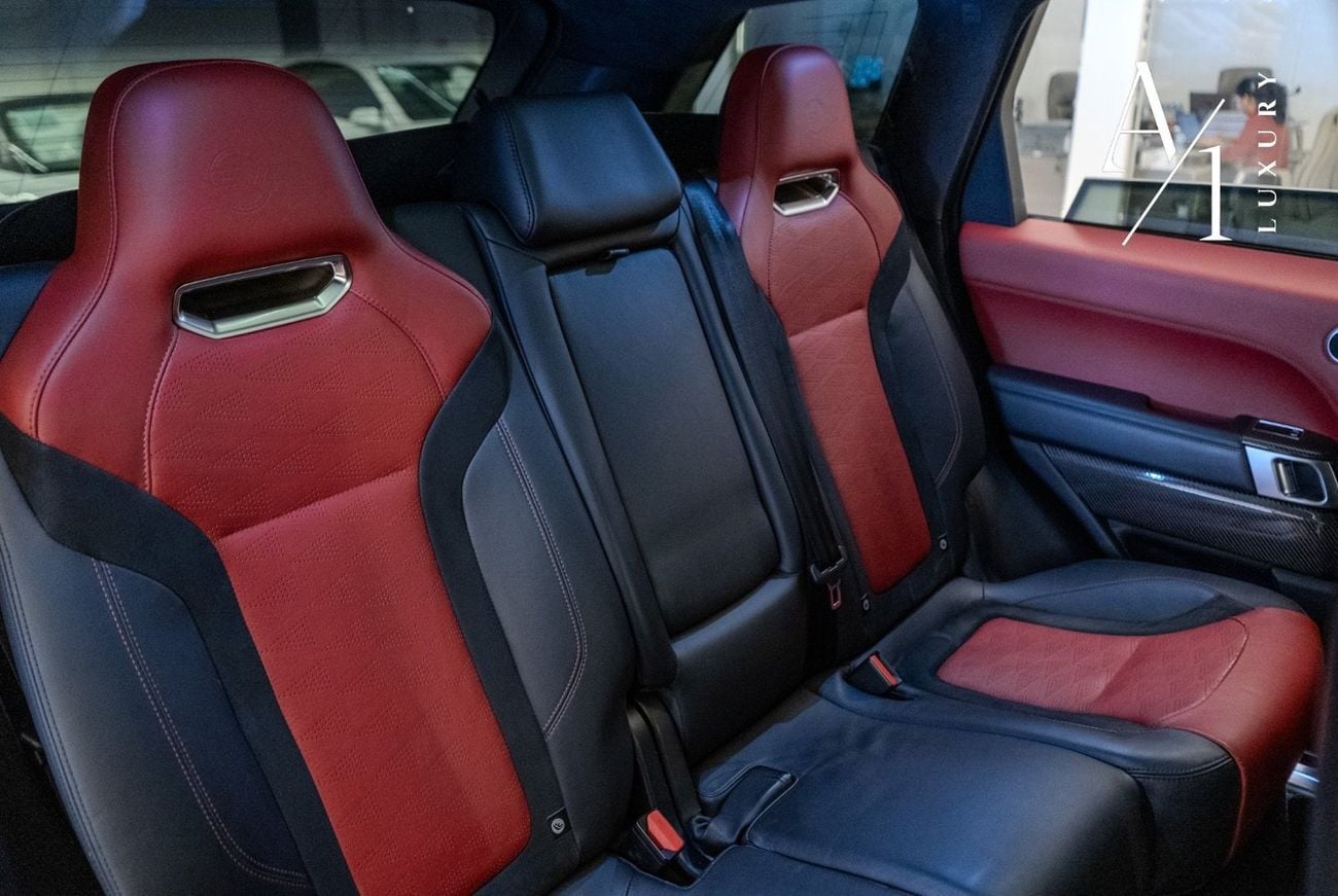 لاند روفر رينج روفر سبورت 2019 Range Rover SVR, Fully Loaded, Excellent Condition, Carbon Fibre Package, GCC