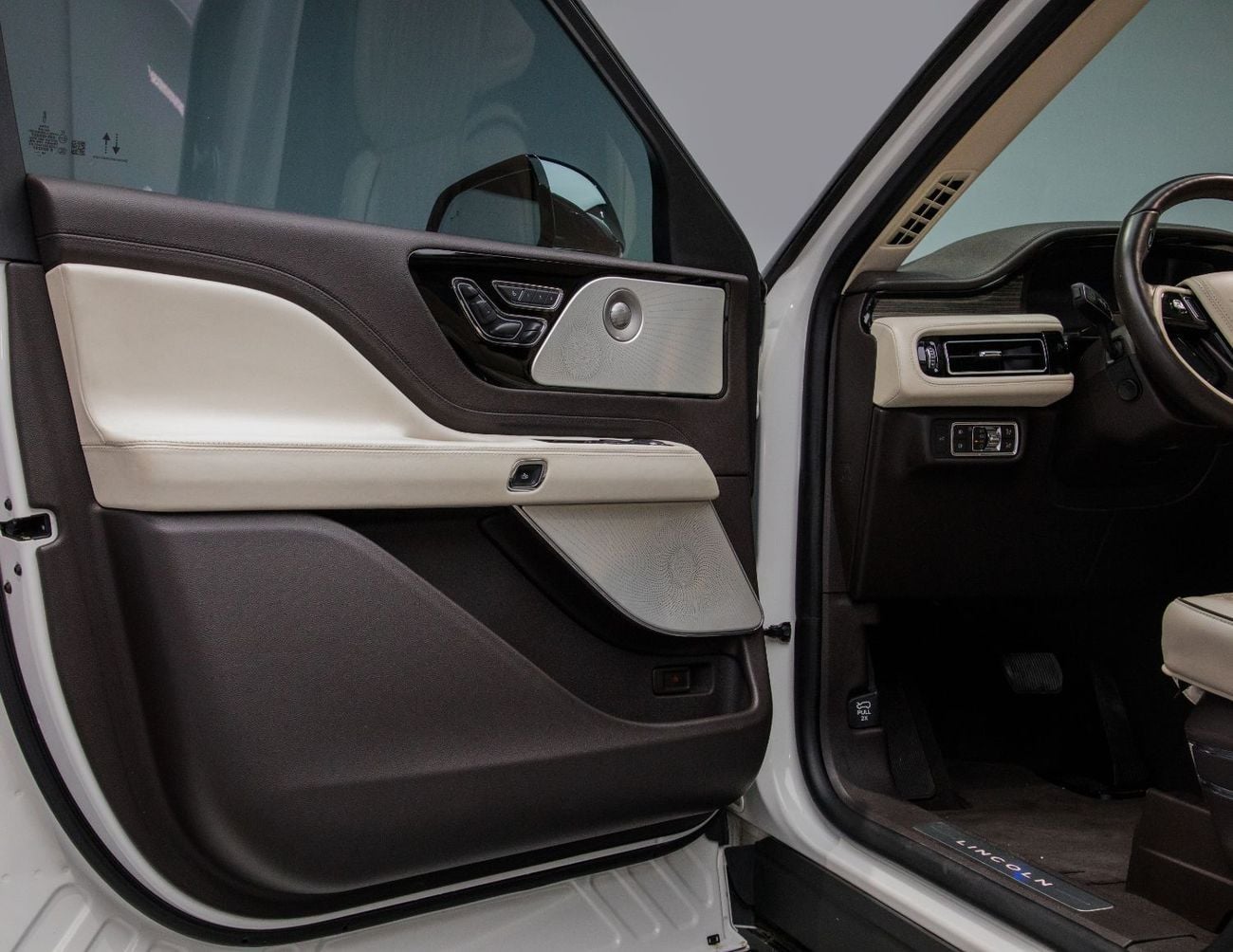 Lincoln Aviator Presidential 3.0L