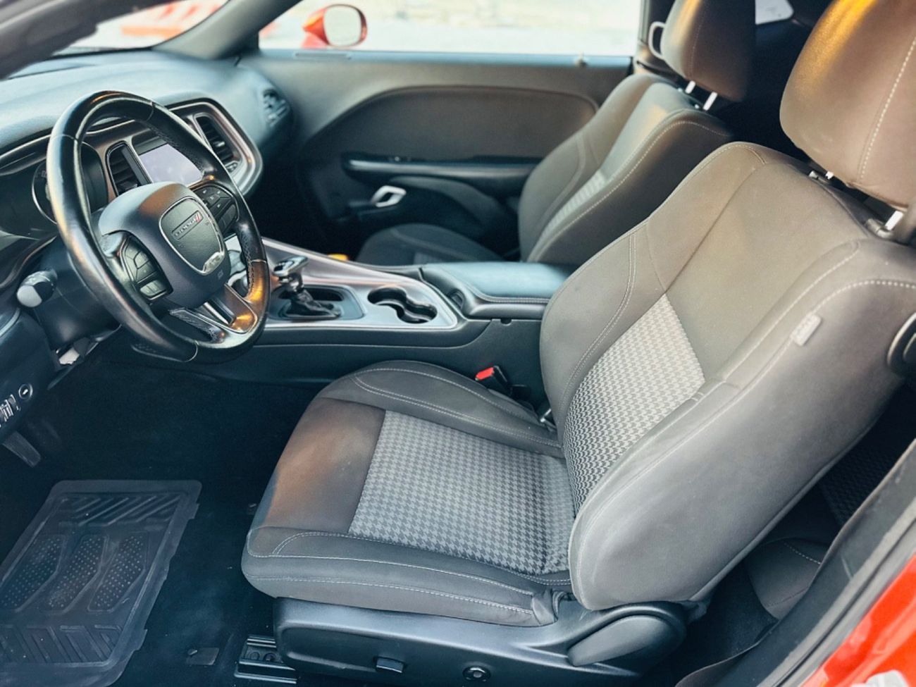 Dodge Challenger SXT Plus 3.6L