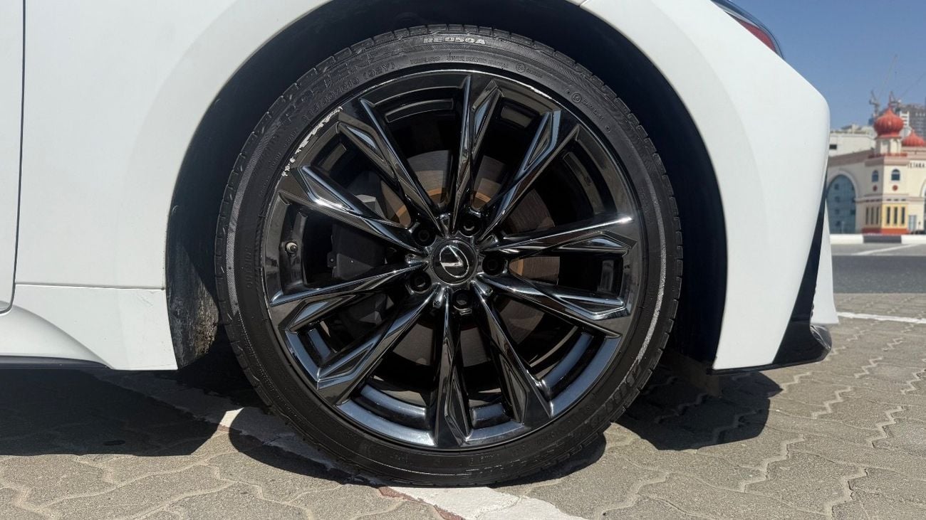 لكزس IS 350 F Sport Platinum 3.5L