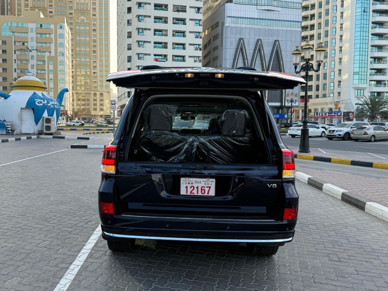 Toyota Land Cruiser 200 Series VX update to Sahara shape