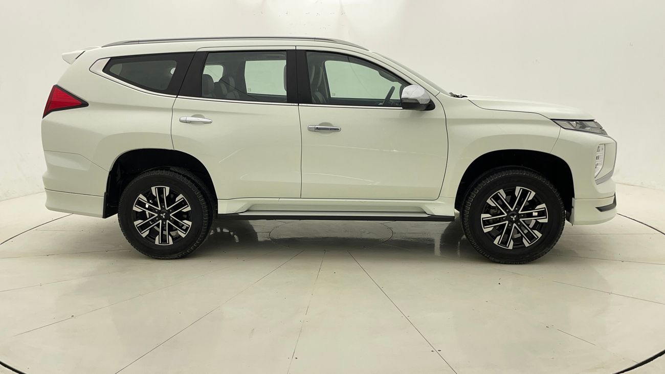 ميتسوبيشي مونتيرو سبورت GLS MIDLINE 3 | بدون دفعة مقدمة | اختبار القيادة في المنزل