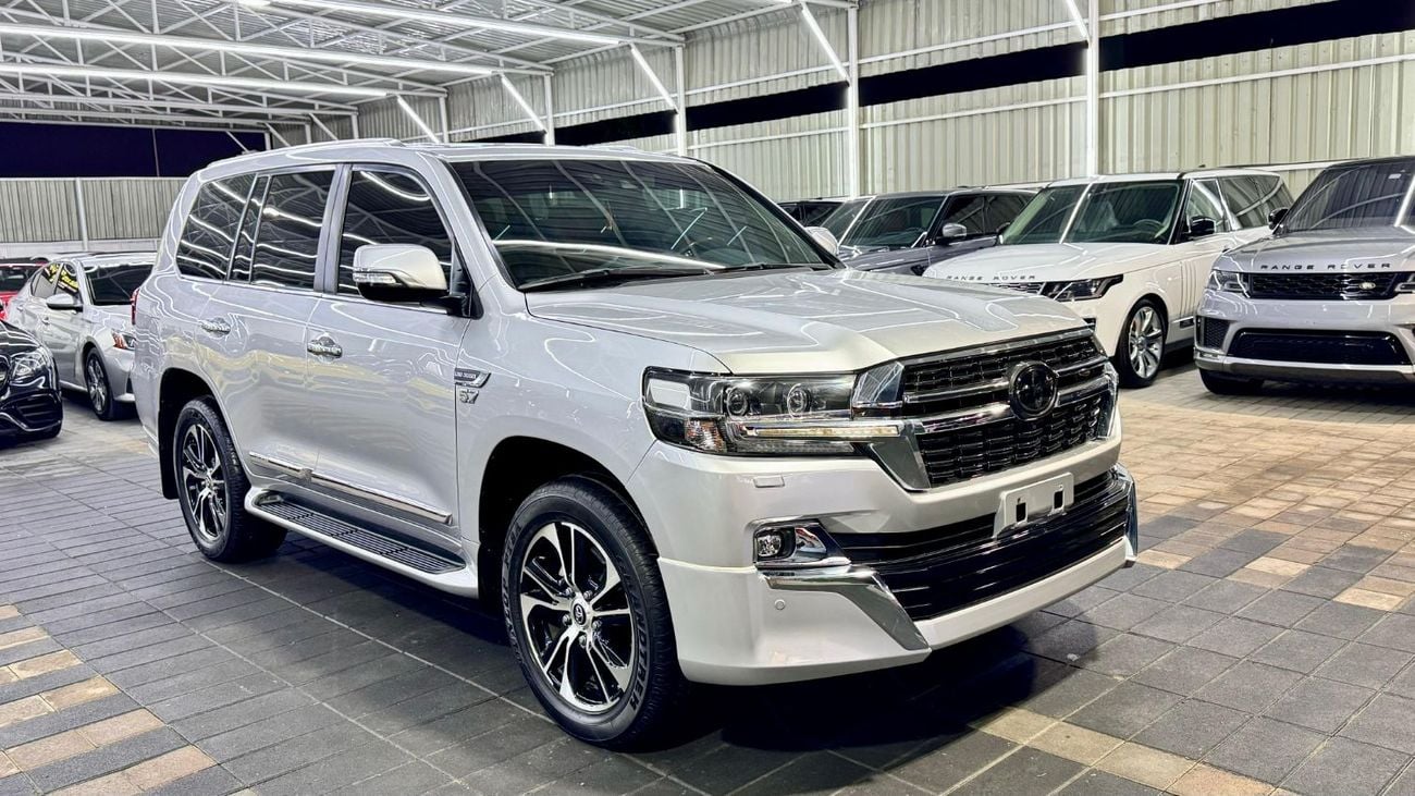 Toyota Land Cruiser GXR 4.0L GXR 5.7L warranty one year bank financie available