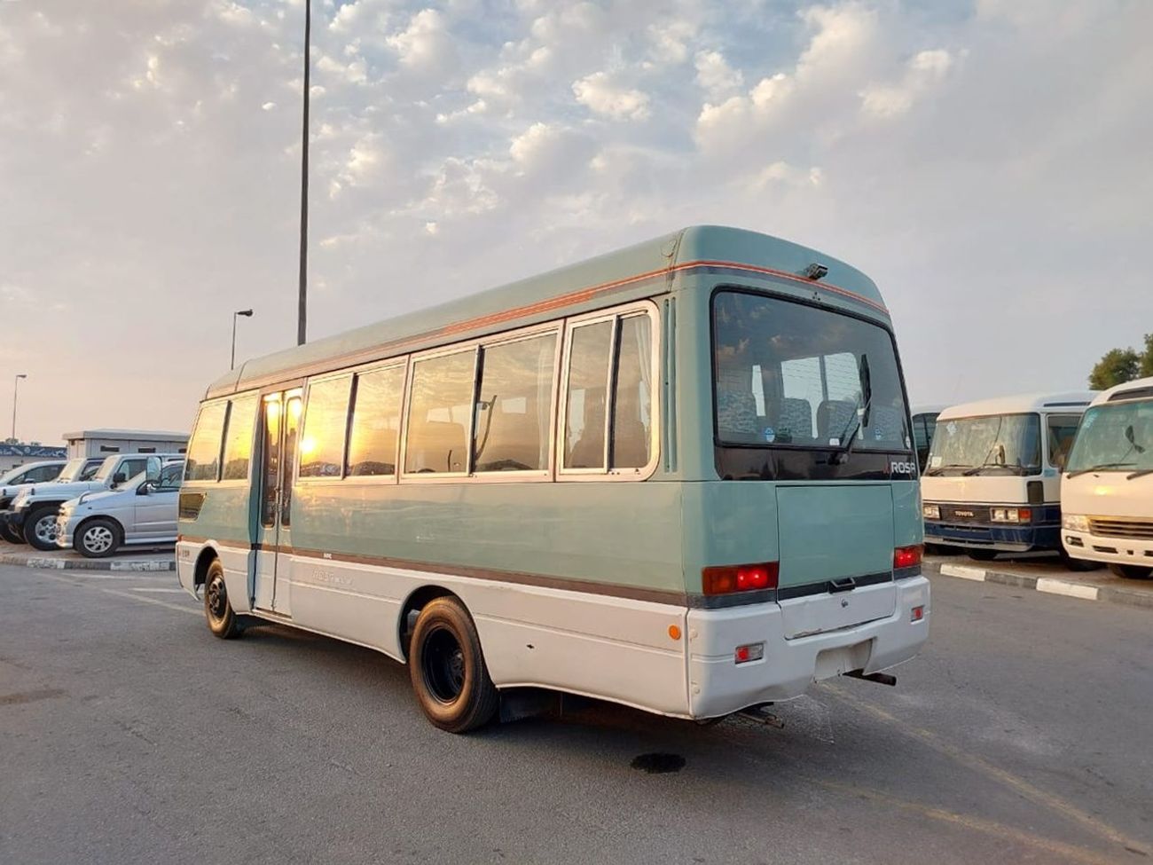 Mitsubishi Rosa MITSUBISHI ROSA BUS RHD DIESEL  MANUAL 29SEATER(PM10795)