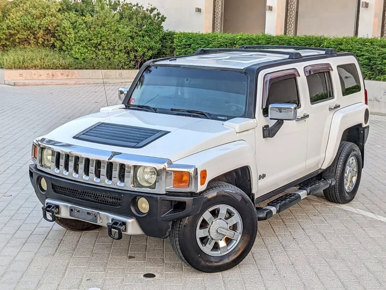 هامر H3 GCC Premium Condition With Leather seats Navigation Low Km Perfect Family Suv
