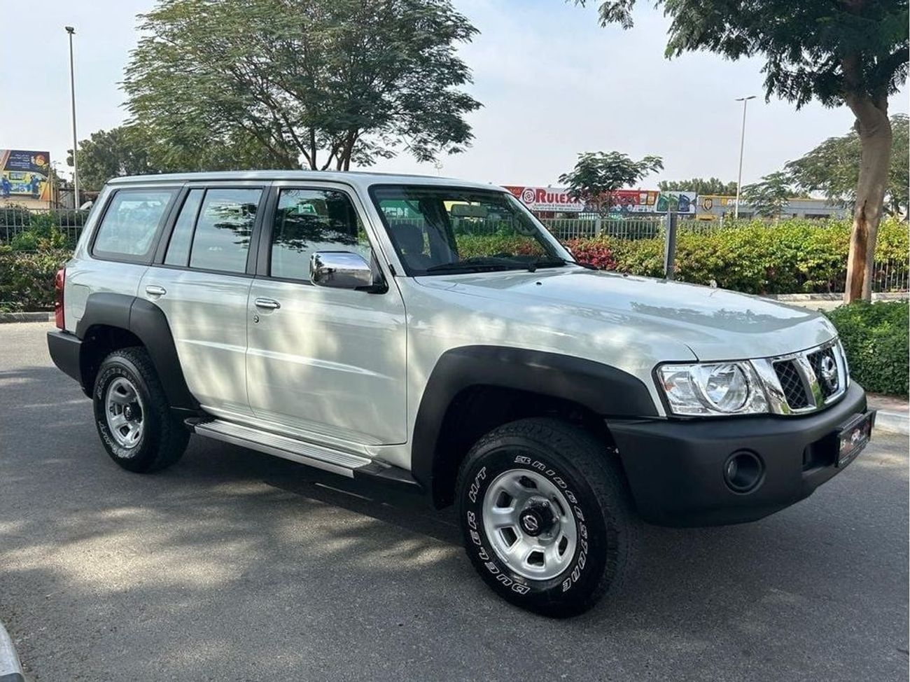 Nissan Patrol Safari Safari 4.8L A/T GL 2023 GCC LOW MILEAGE SINGLE OWNER IN MINT CONDITION