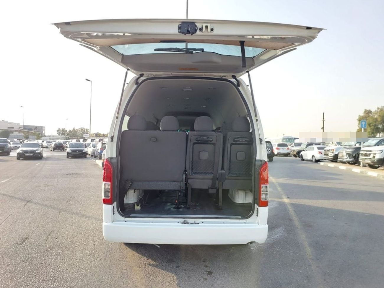 تويوتا هاياس TOYOTA HIACE COMMUTER VAN RHD 2015 MODEL 3.0 L DIESEL AUTOMATIC(PM22809)
